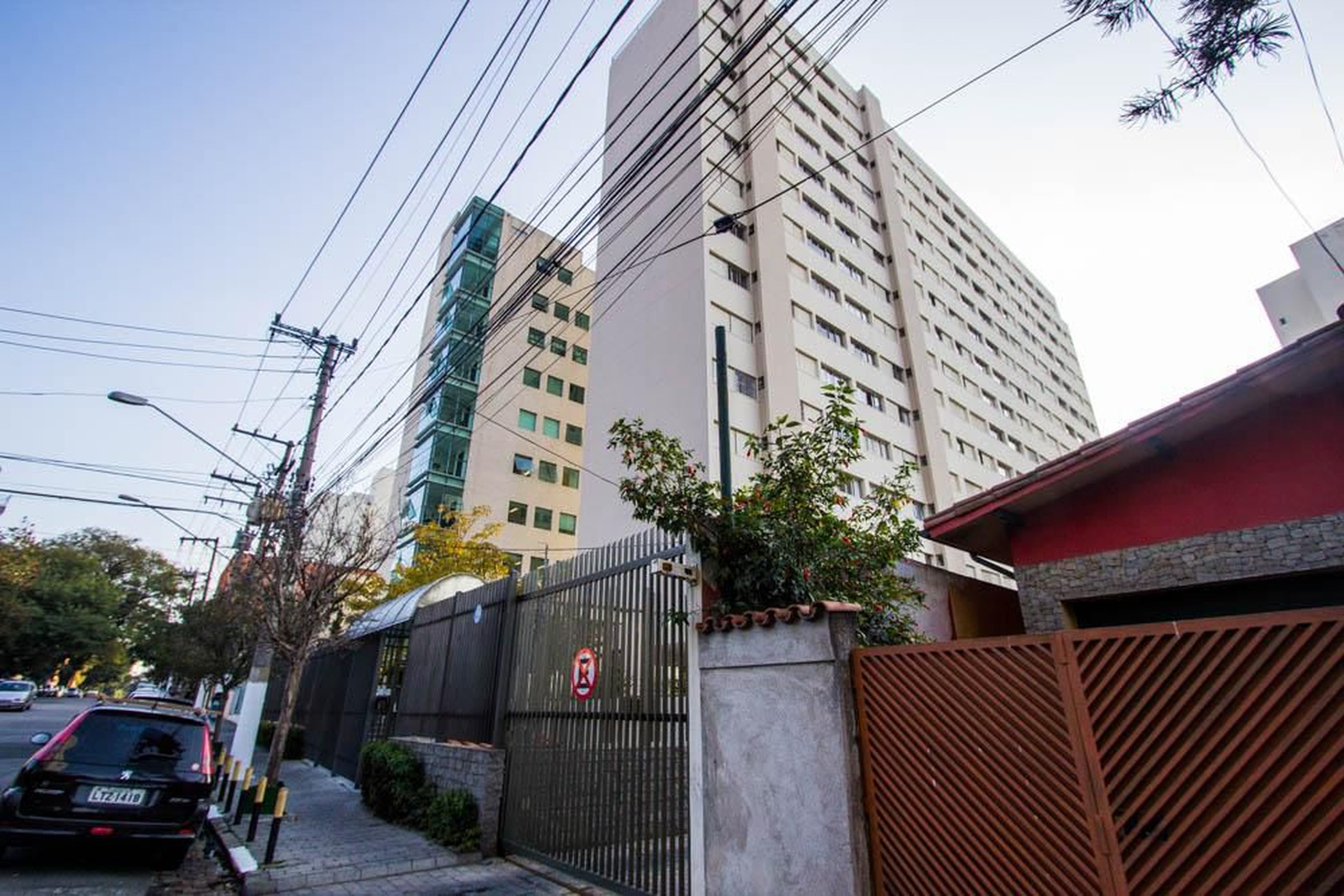 Edifício Condomínio Rosa Azul