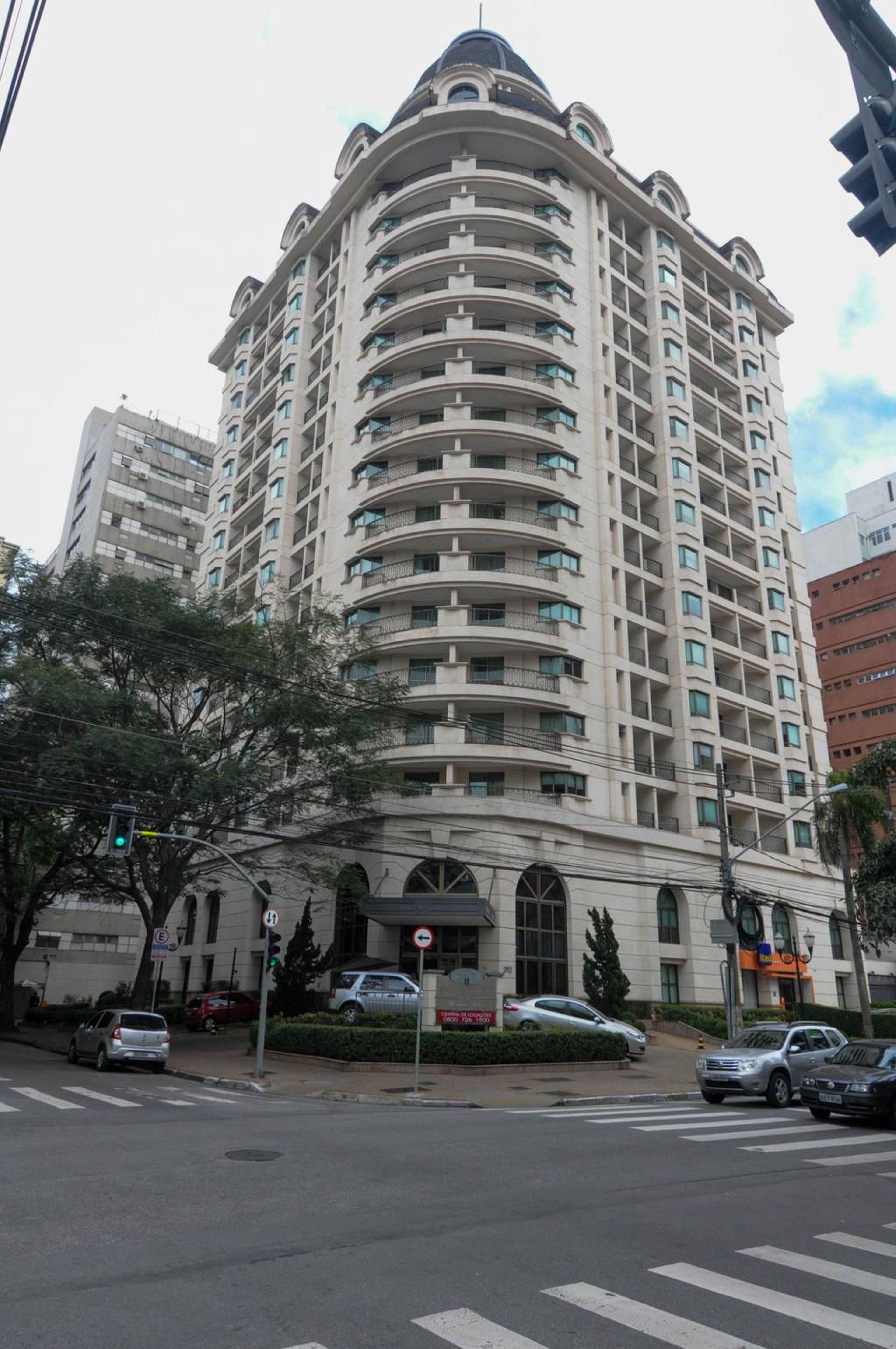 Fachada do predio Condomínio Gran Estanconfor Itaim