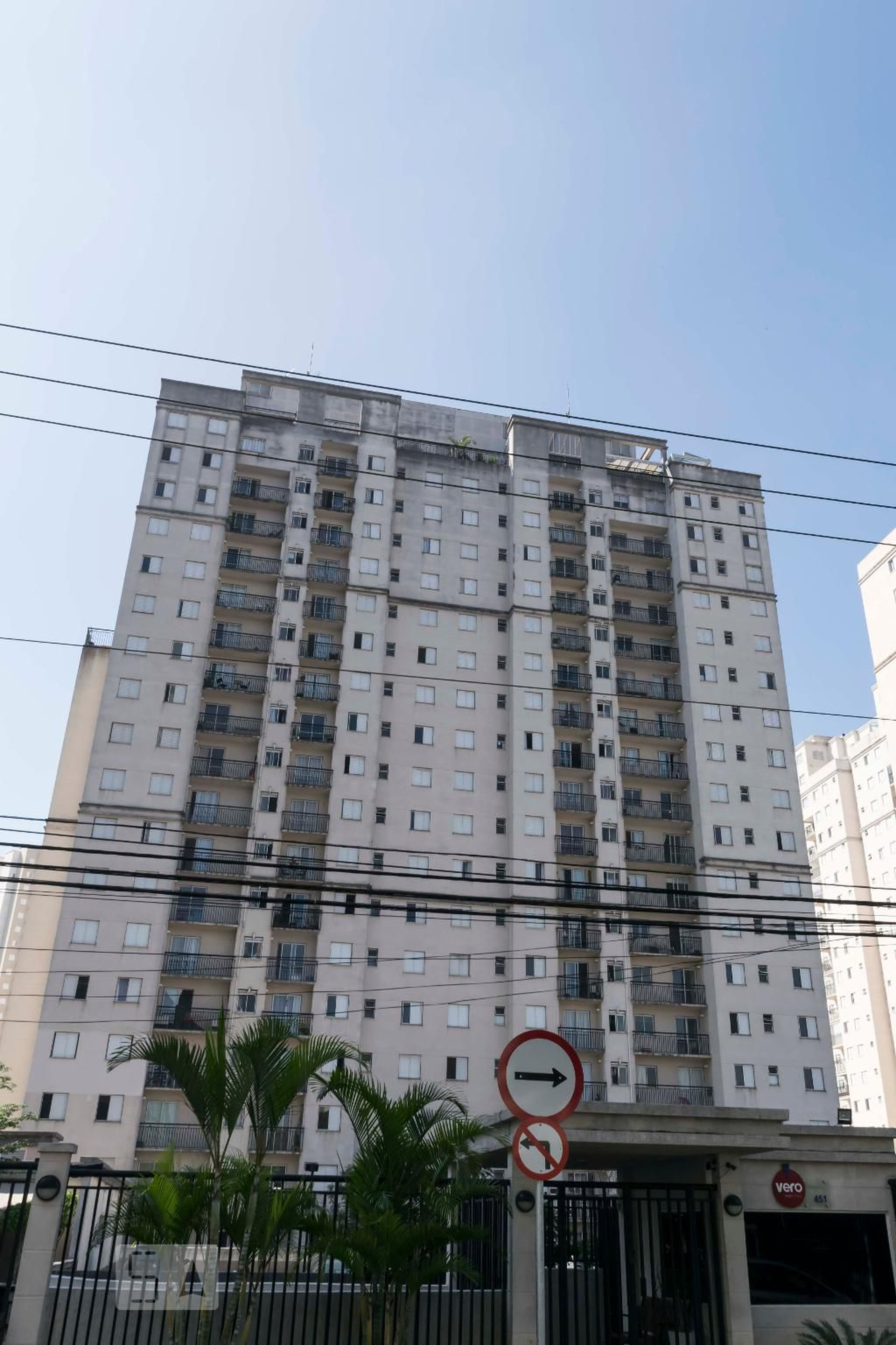 Fachada Condomínio em Rua Santa Izabel, 453