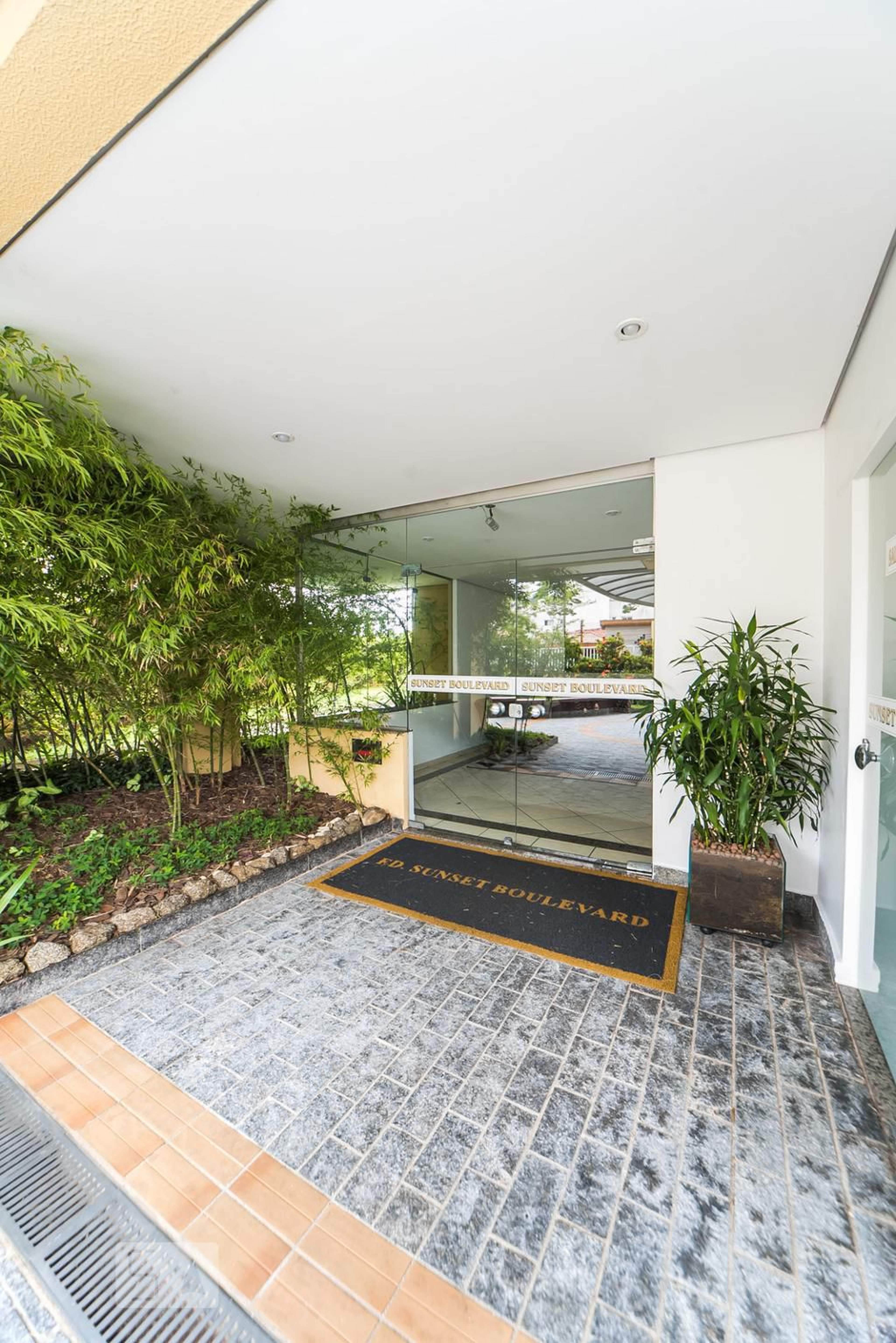 Entrada - Edifício Sunset Boulevard