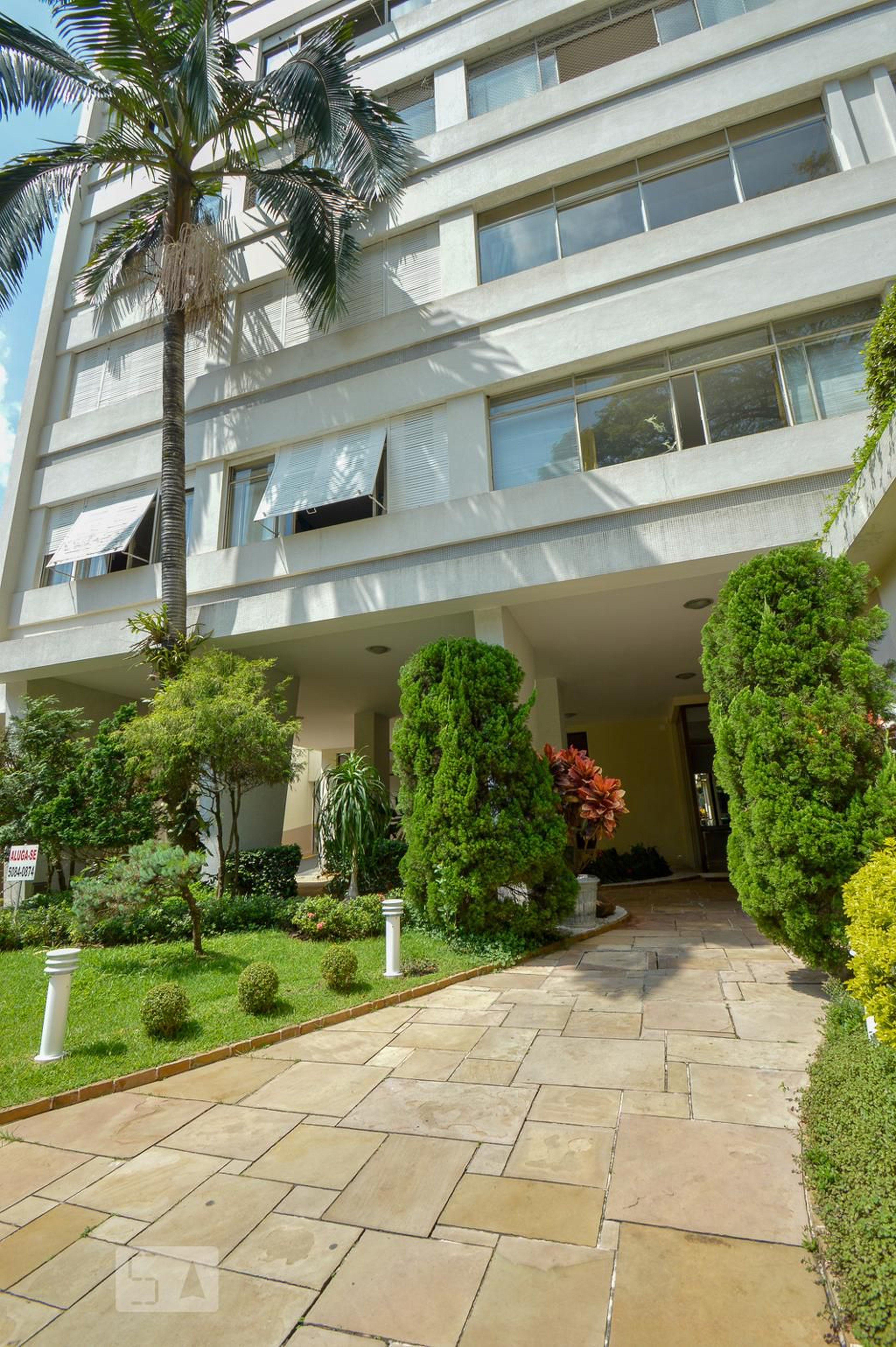 Fachada do Condomínio Condomínio Itatiaia