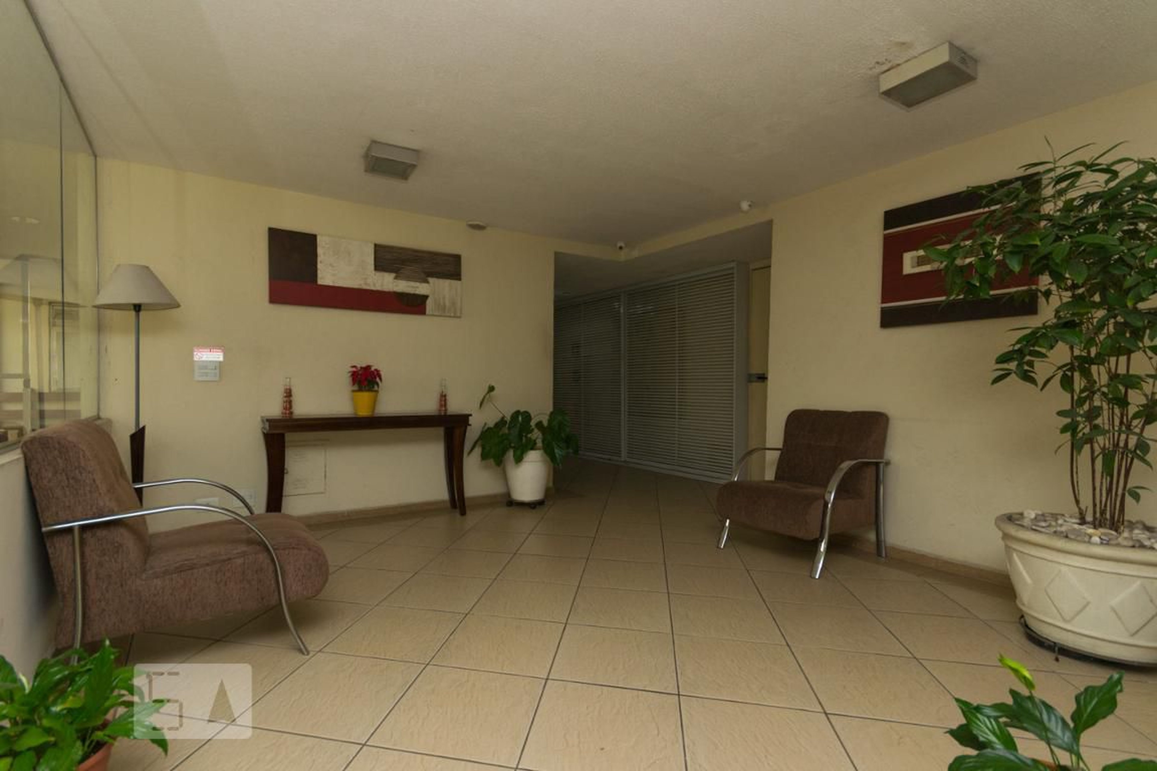 Hall - JULIANA