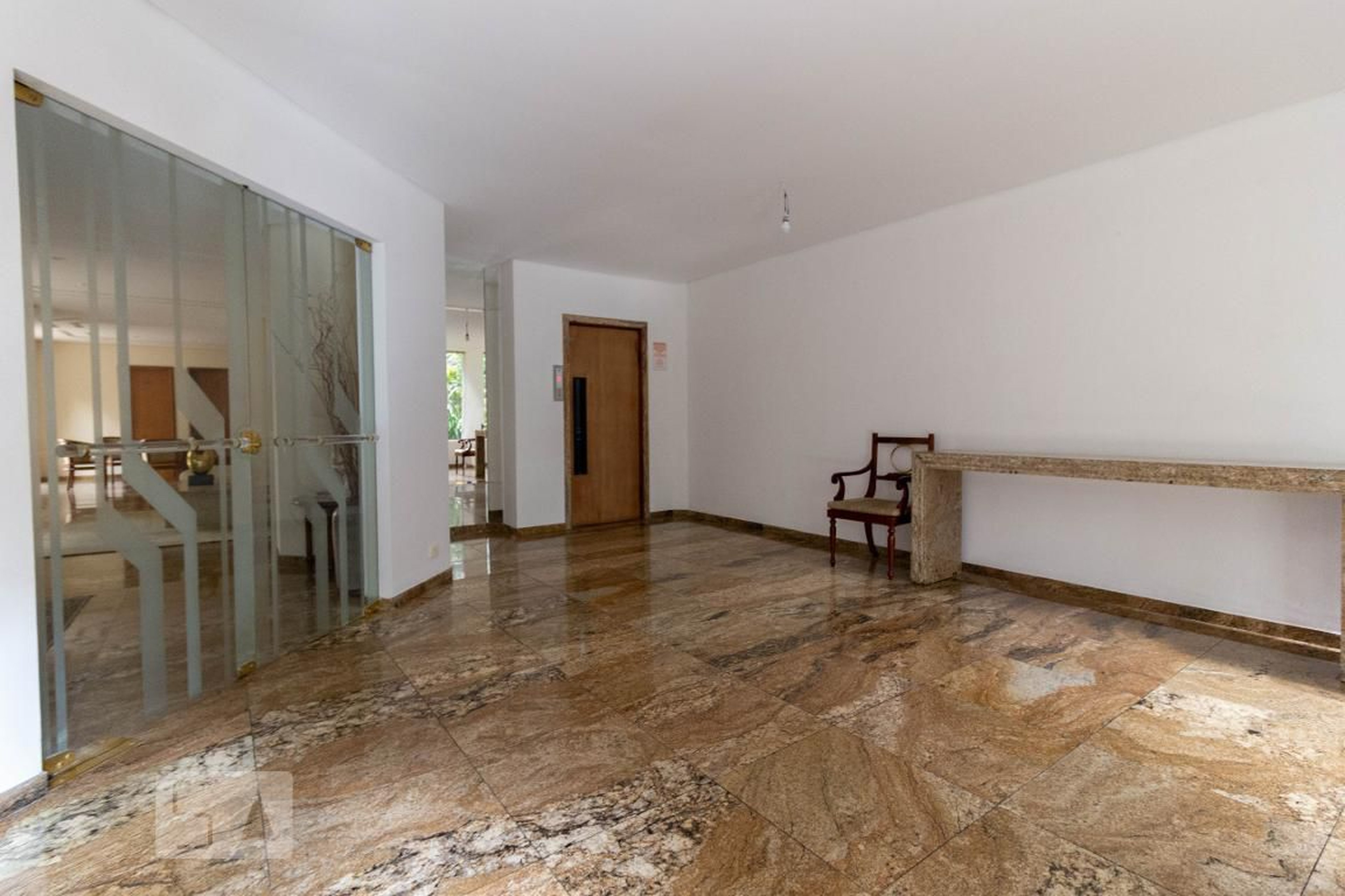 Hall - Port Ville France