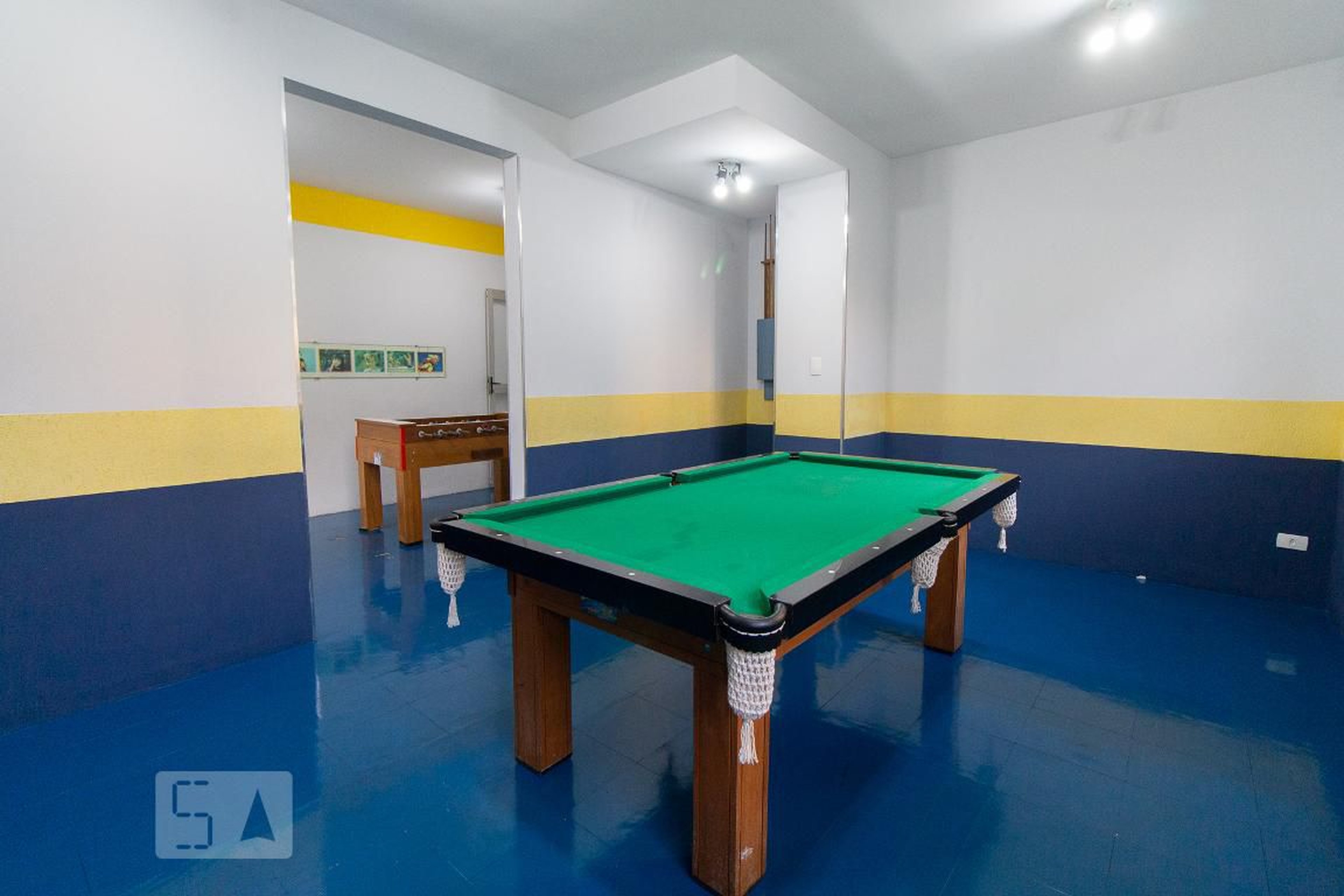 Salão de jogos - Cortes Du Rhone