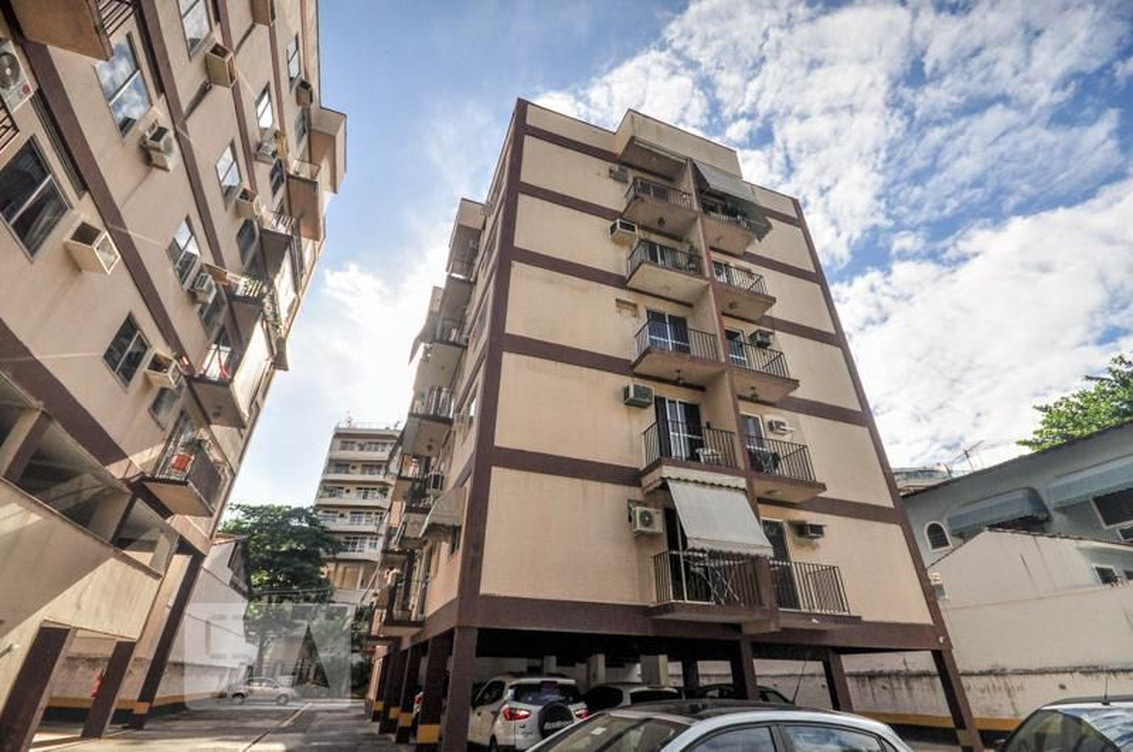 Fachada do Prédio Residencial Geminiano de Gois