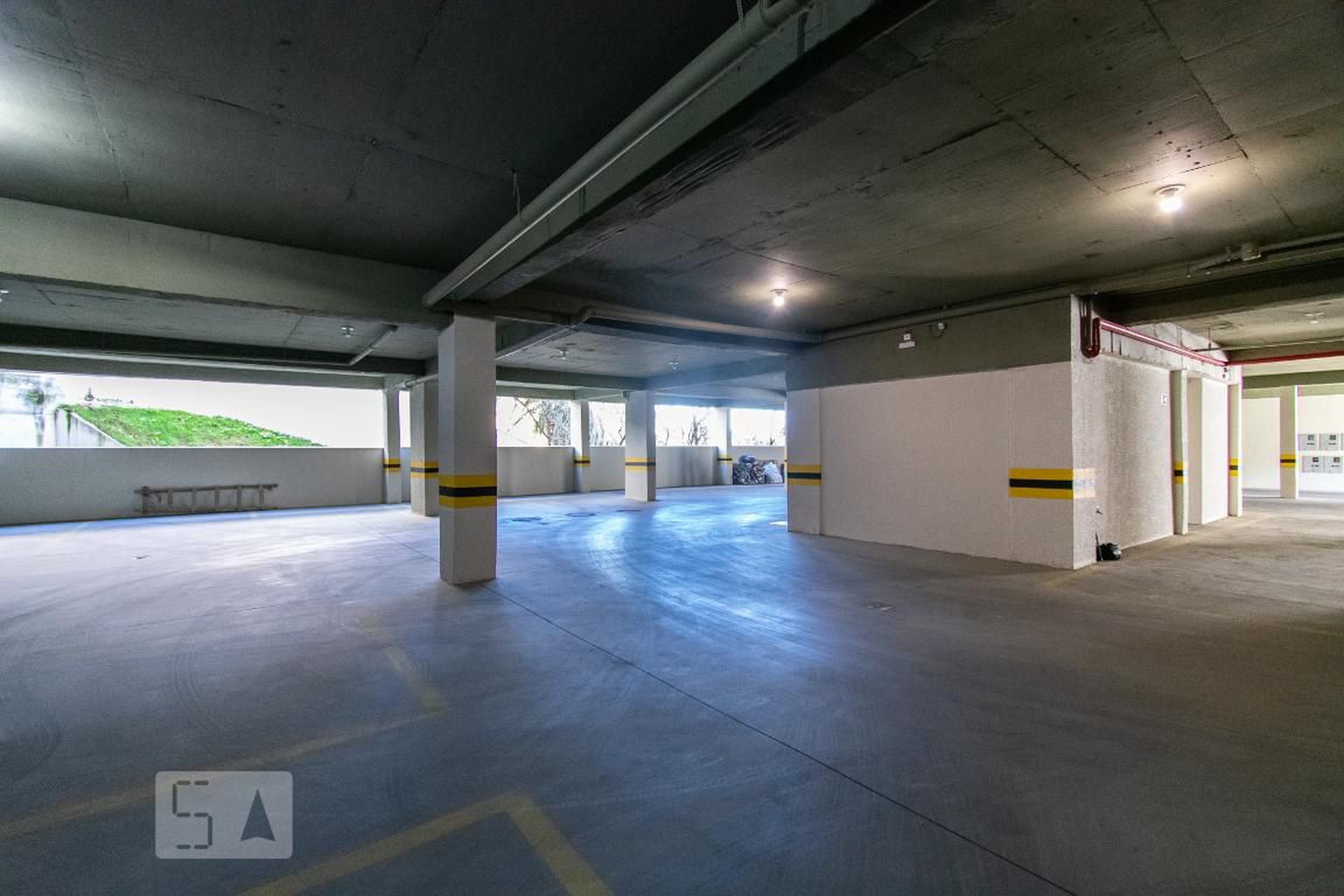 Estacionamento - Sebastião Menezes Silva