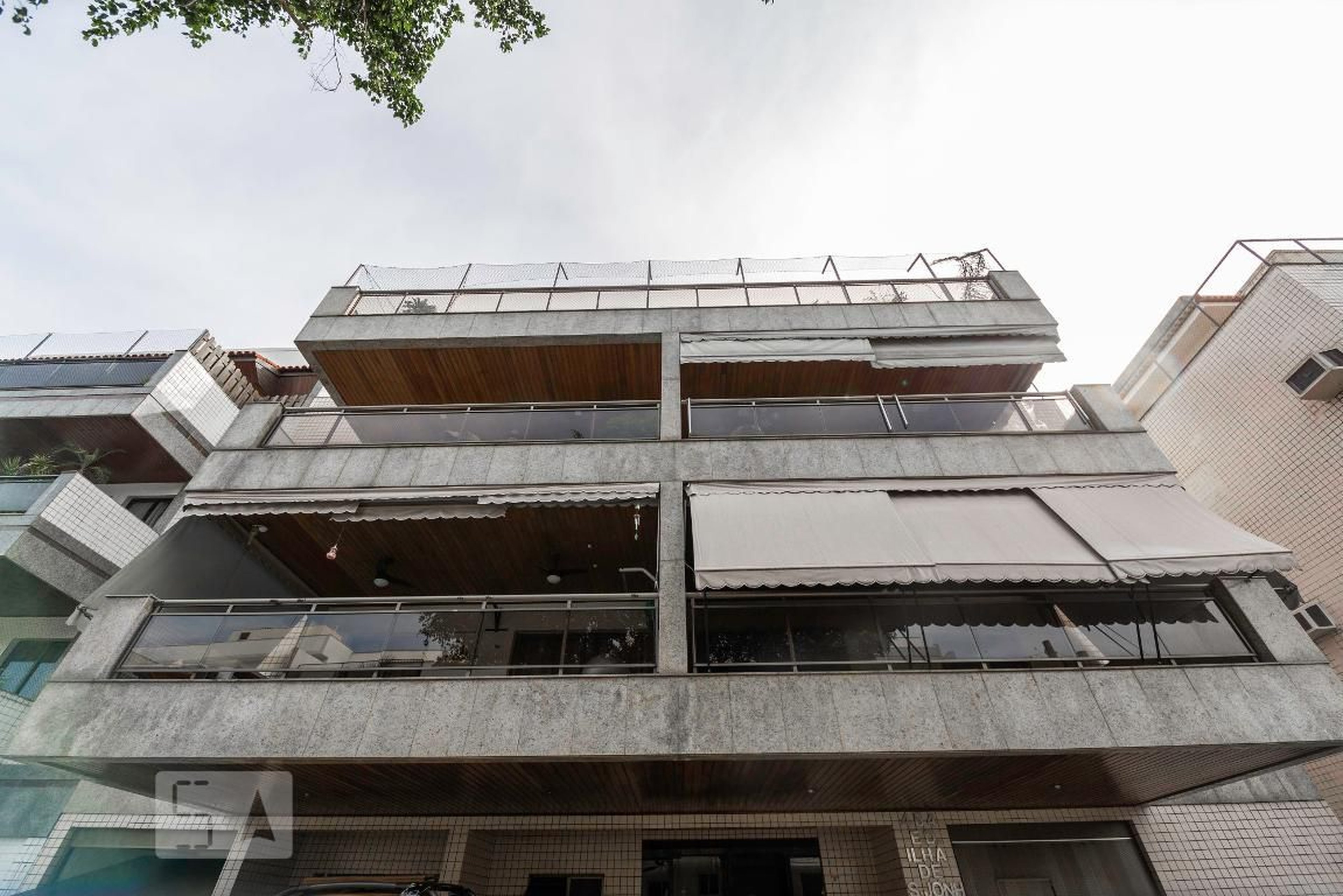 Fachada Condomínio em Rua Henrique Stamile Coutinho, 454