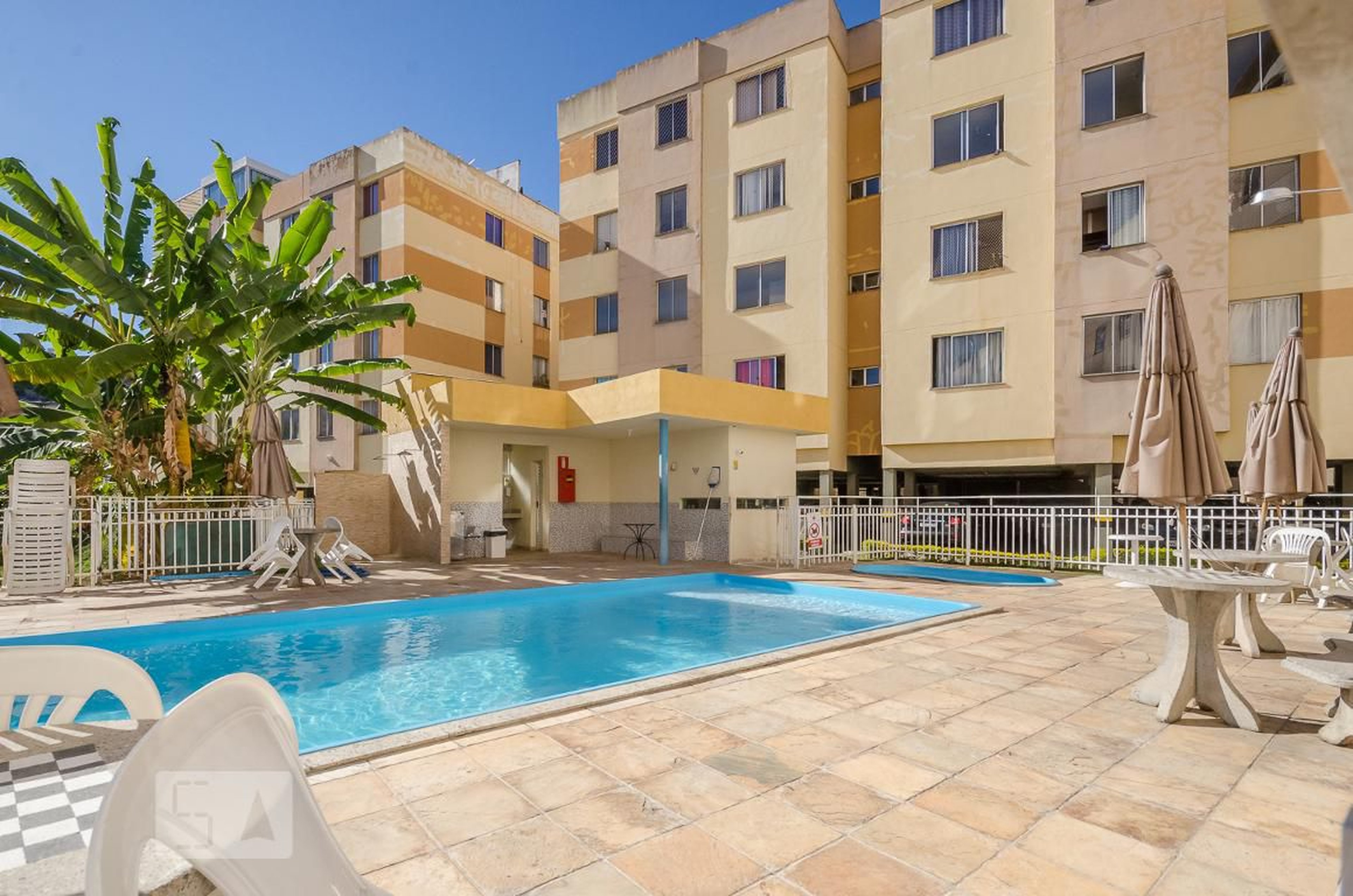 Piscina - Residencial Canadá