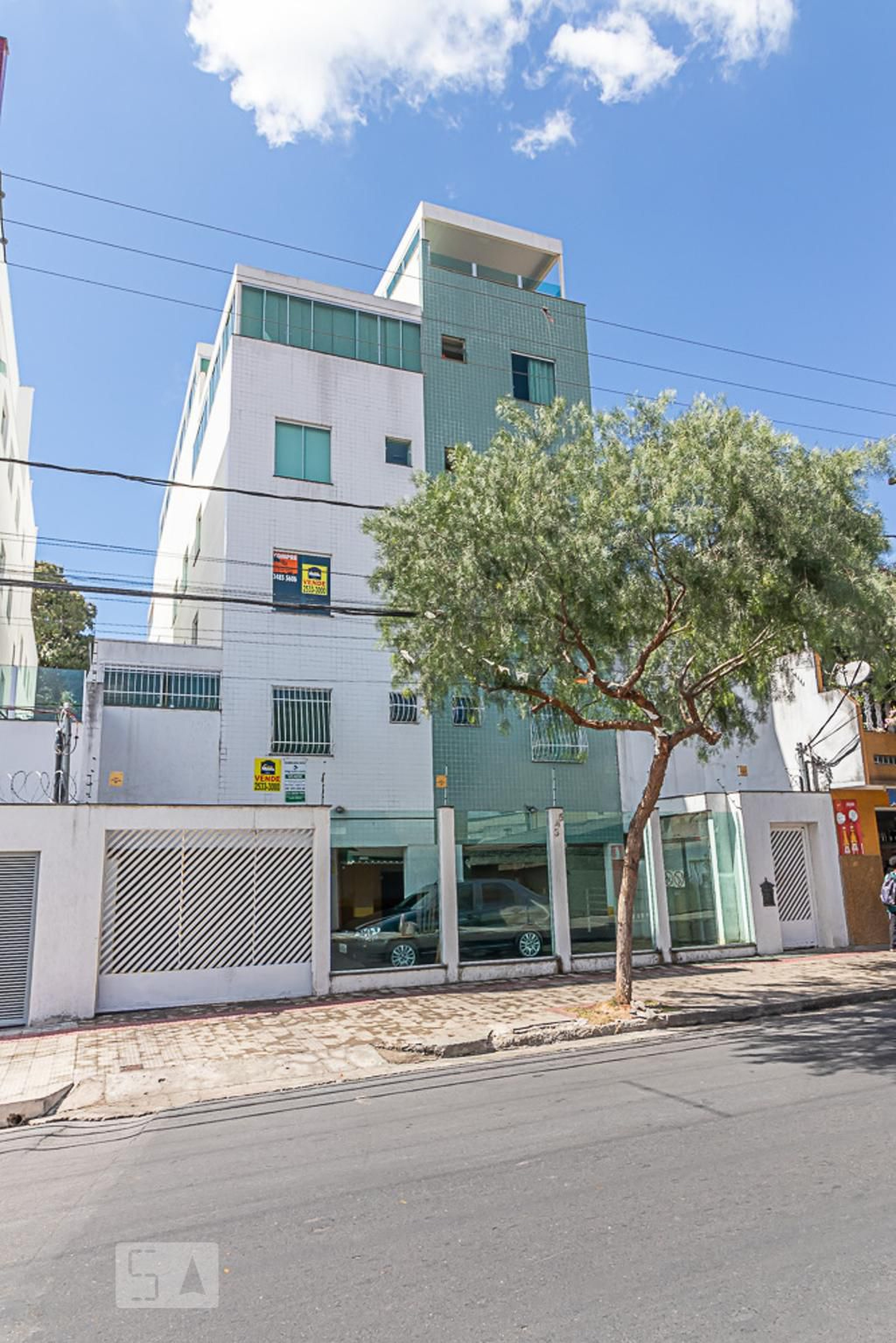 Fachada Condomínio em Rua Lassance, 345