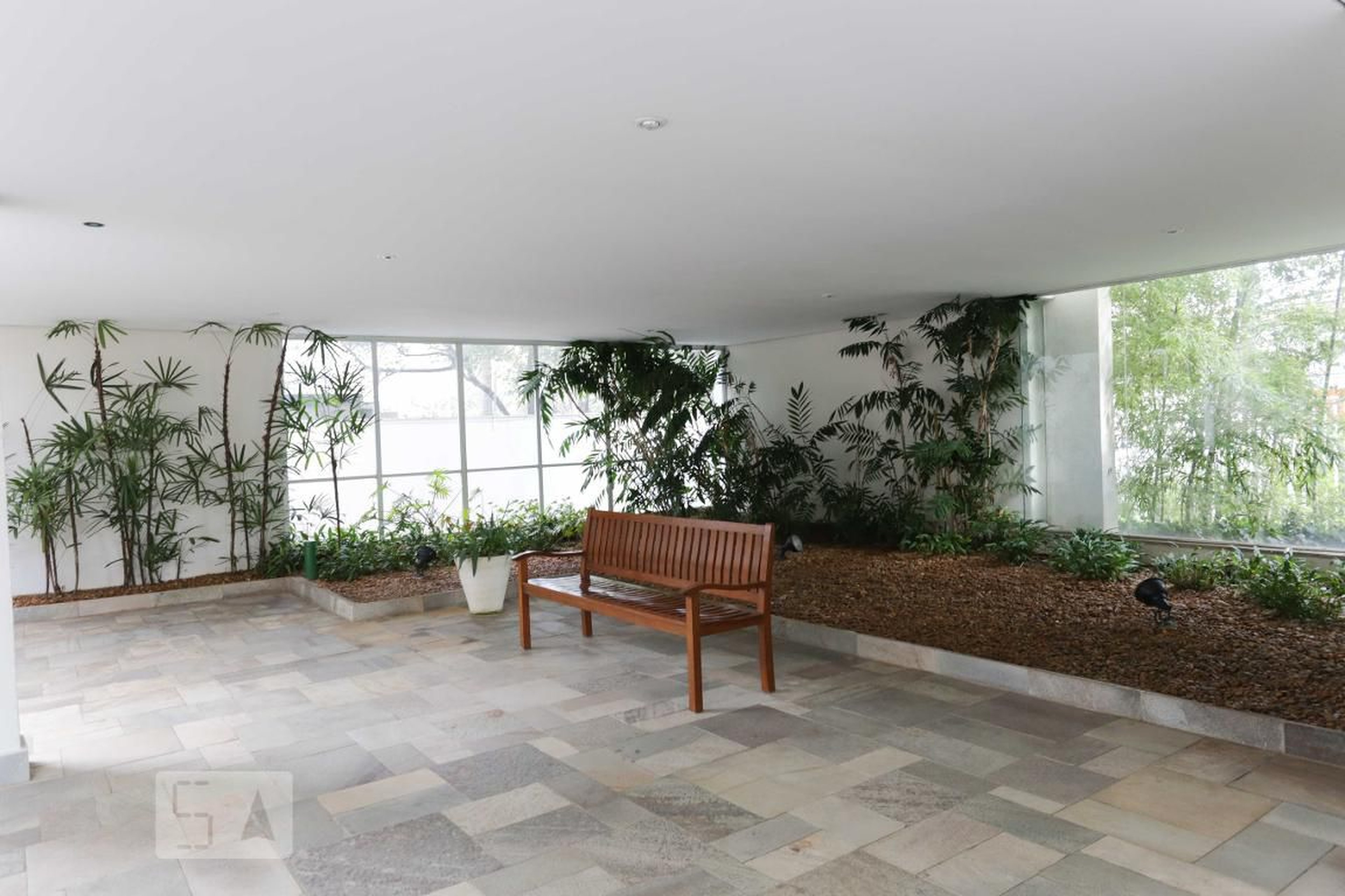 Hall - Spazio 2222