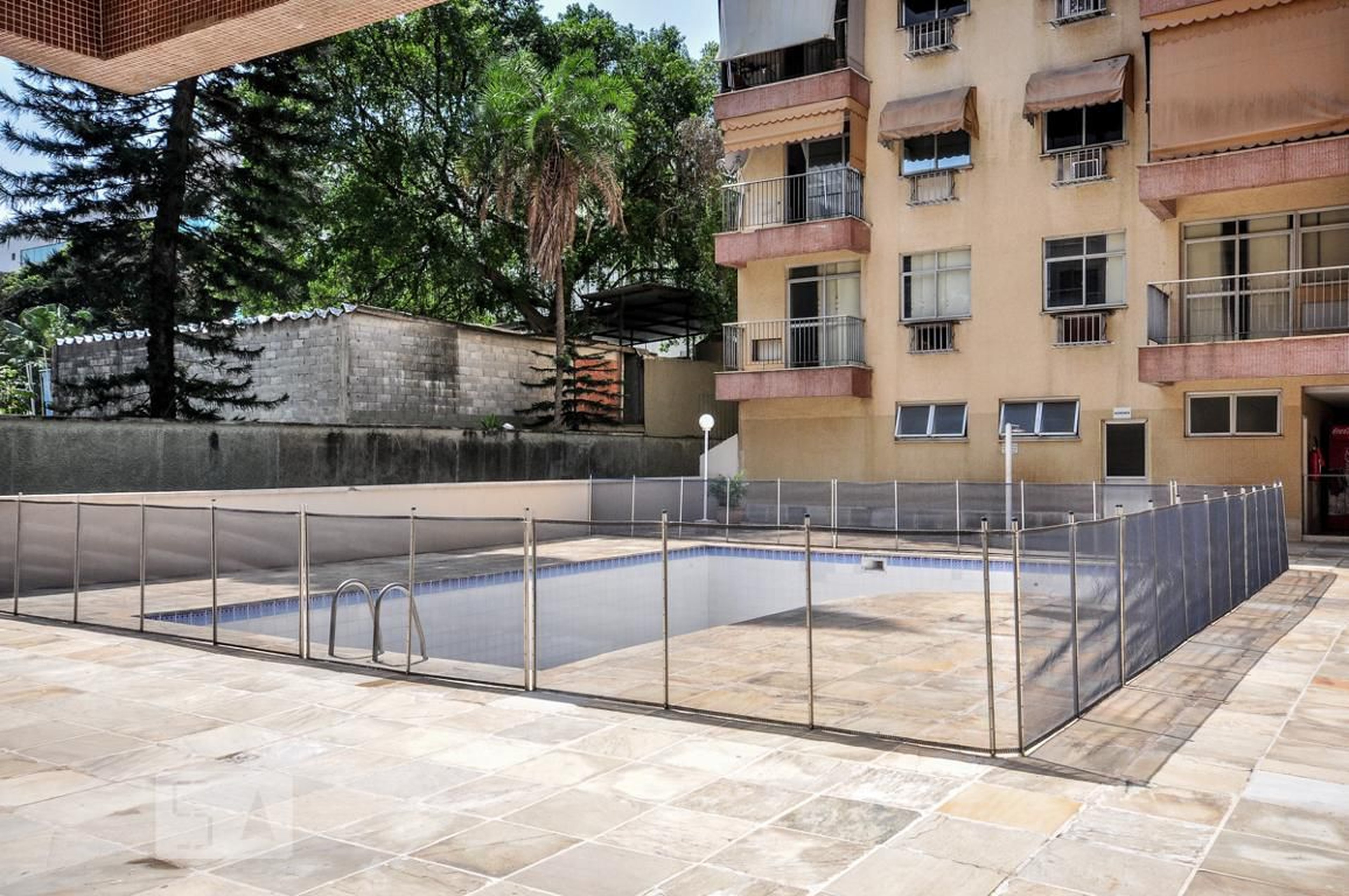 Piscina - Con Marechal Cordeiro de Faria