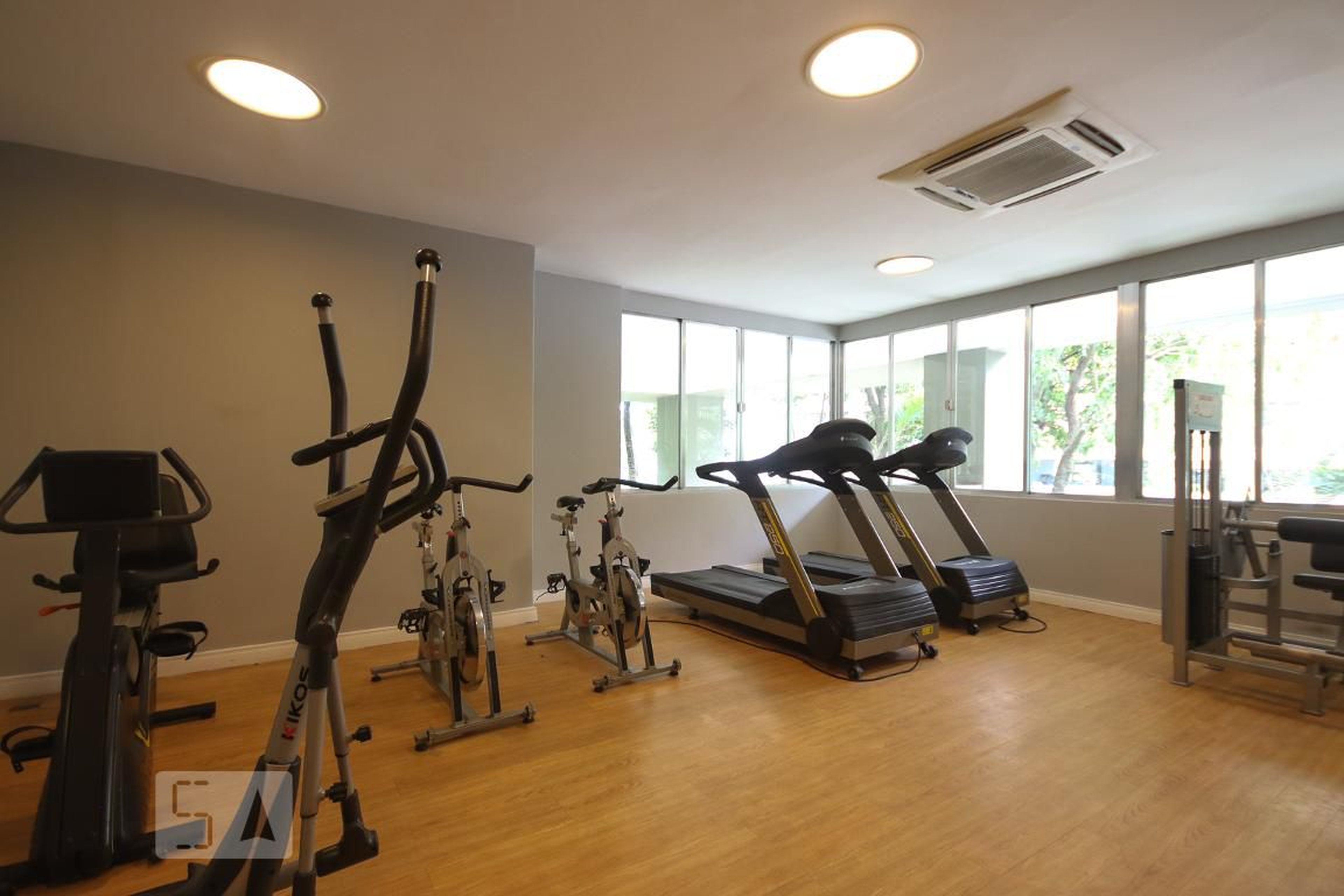 Academia - Port Deauville