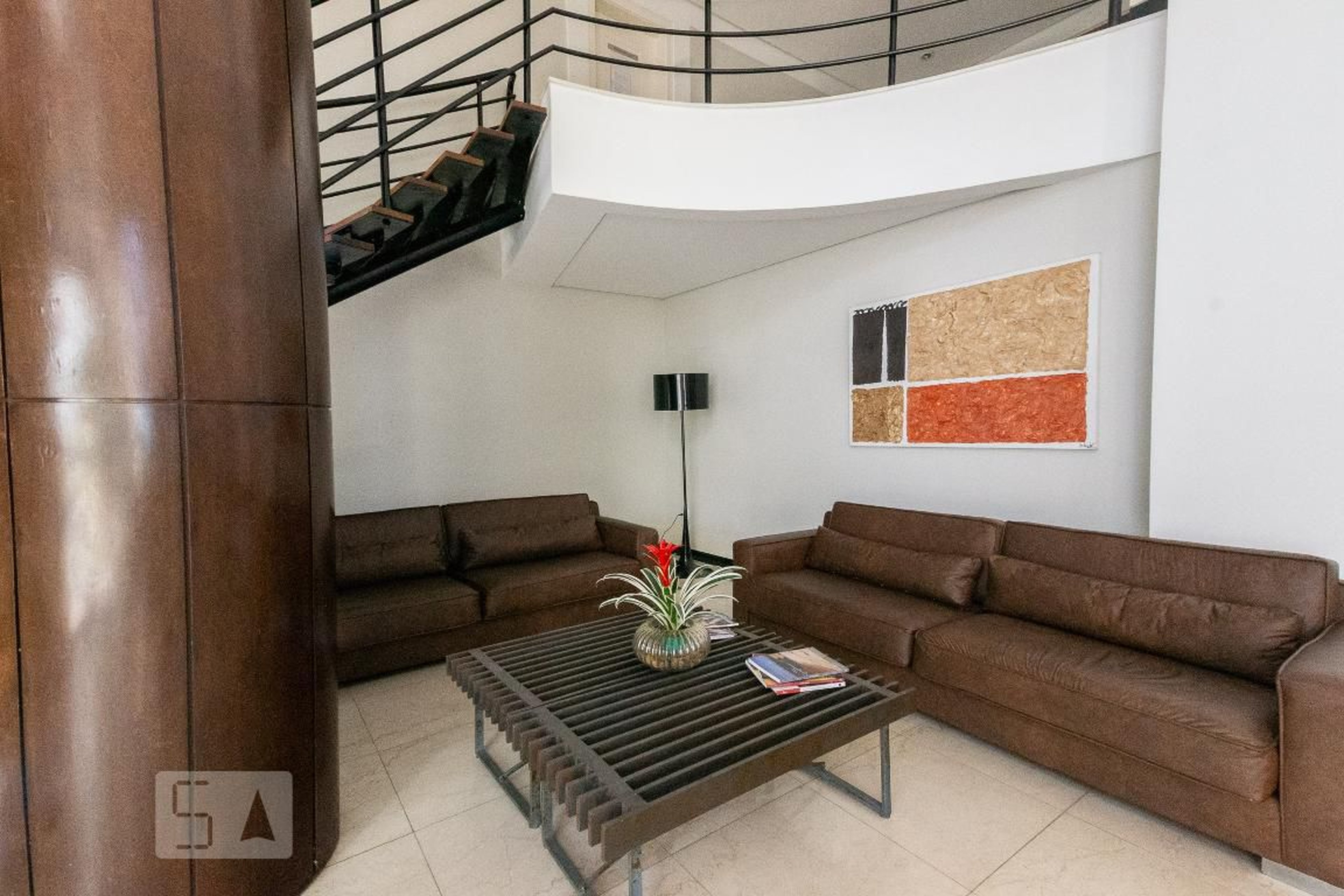 Hall - Loose In Vila Nova