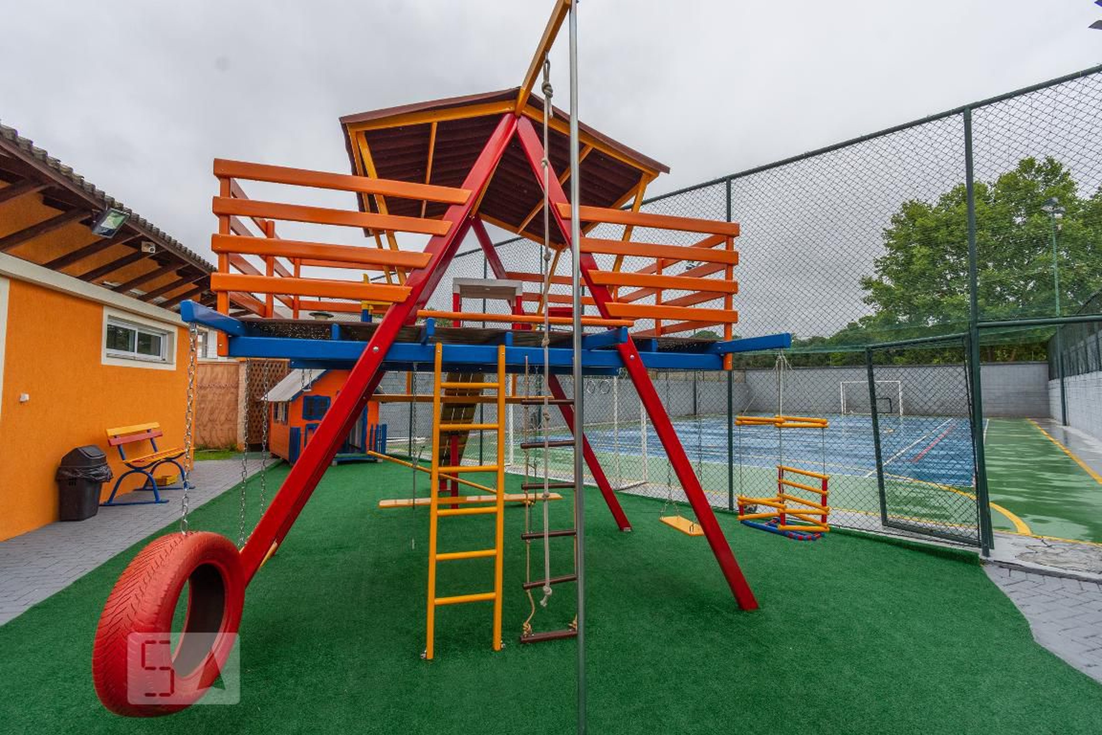 Playground - Pinevilagge