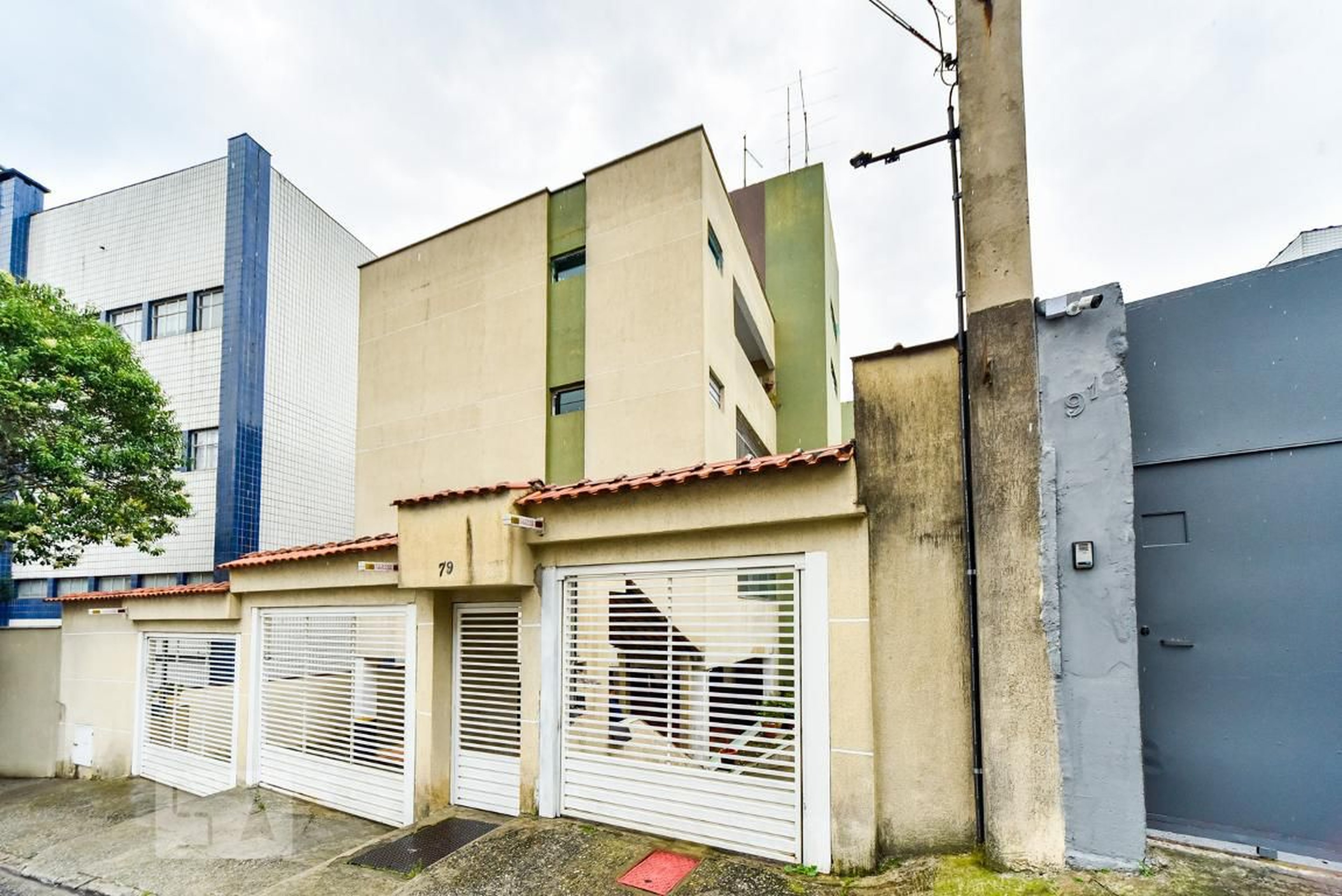 Fachada do Prédio Condomínio em Rua Sarmento de Beires, 79