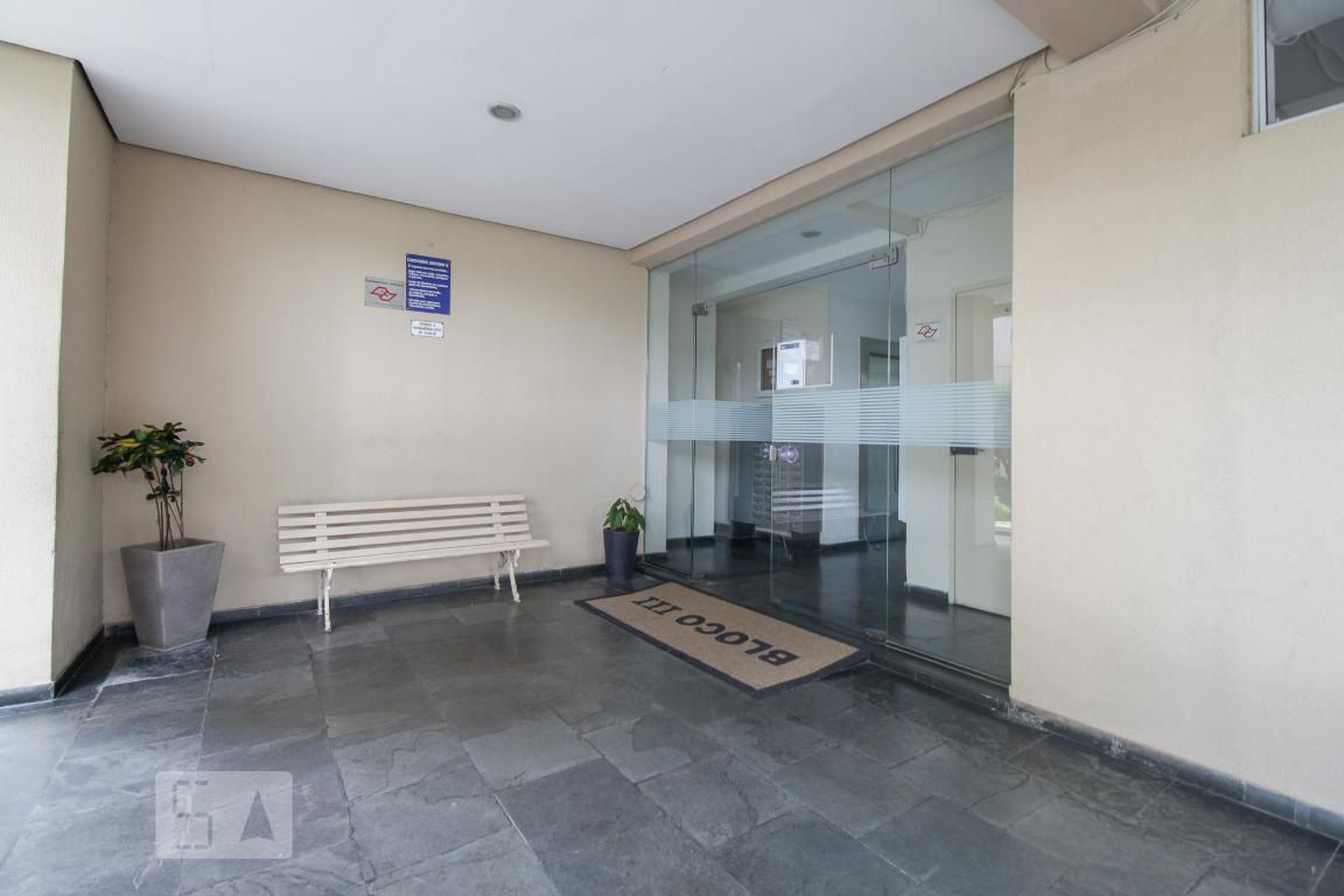 Entrada do prédio - Villa DOro