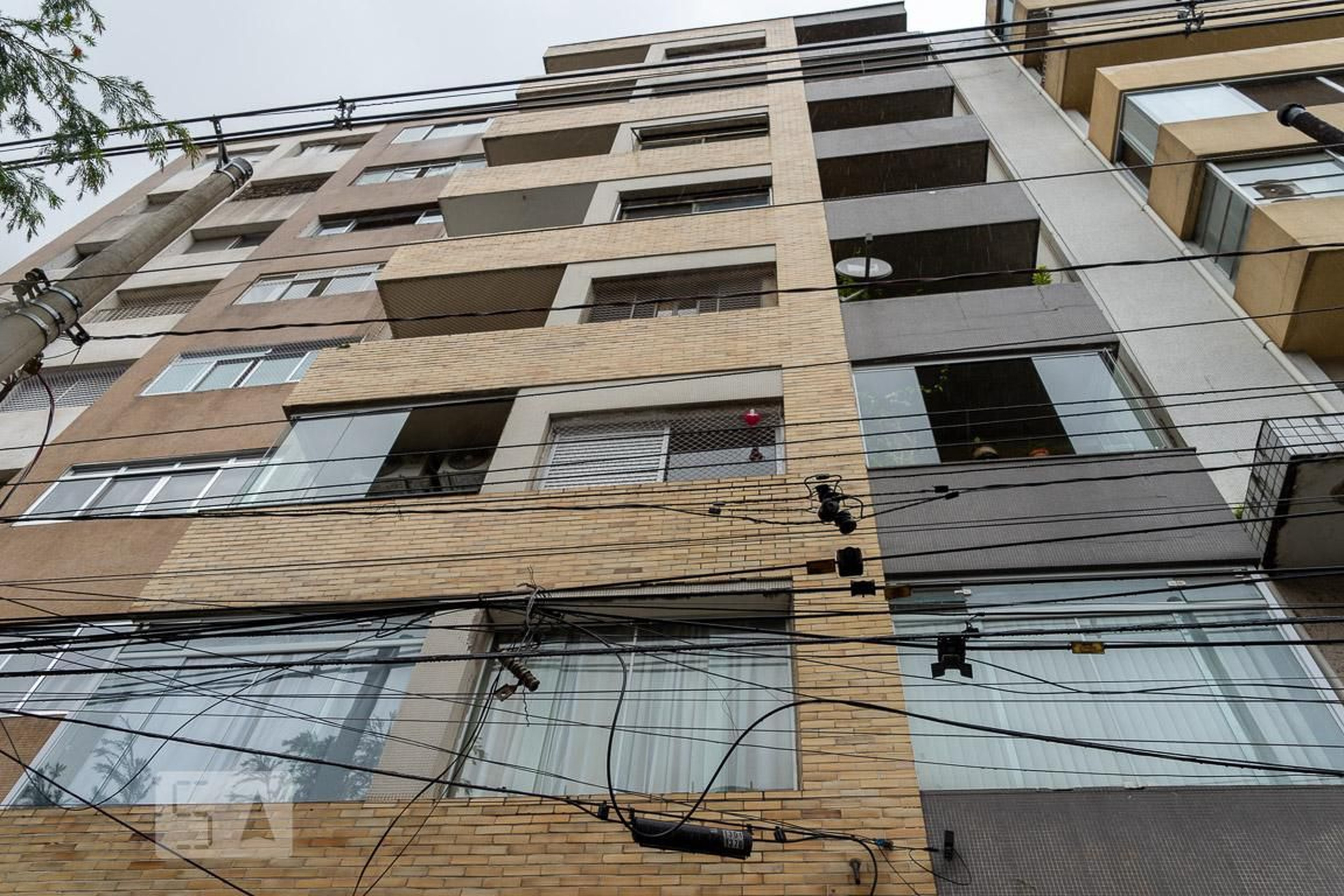 Fachada Condomínio em Rua Correia de Melo, 274