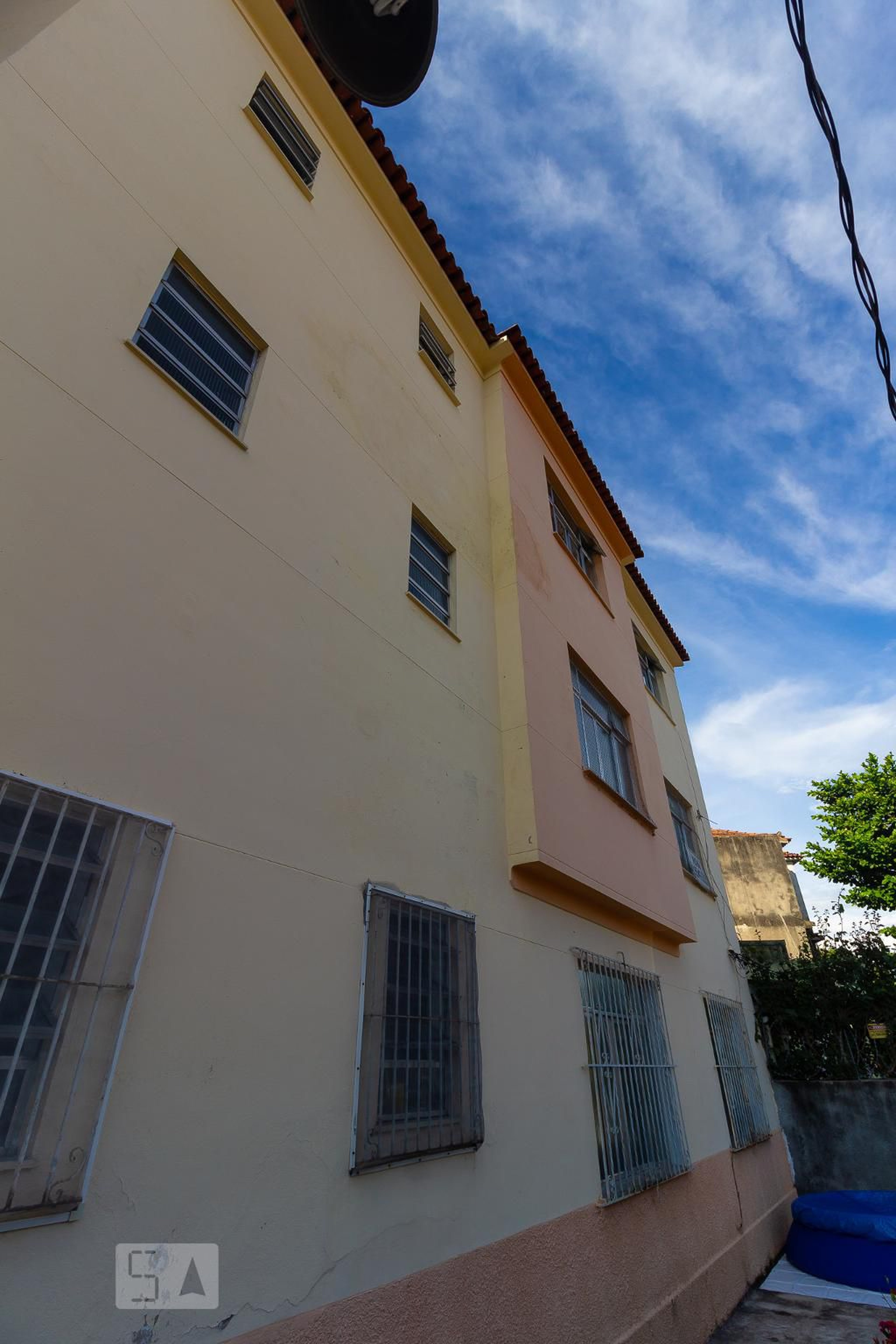 Fachada Condomínio em Rua Francisco Coutinho, 363