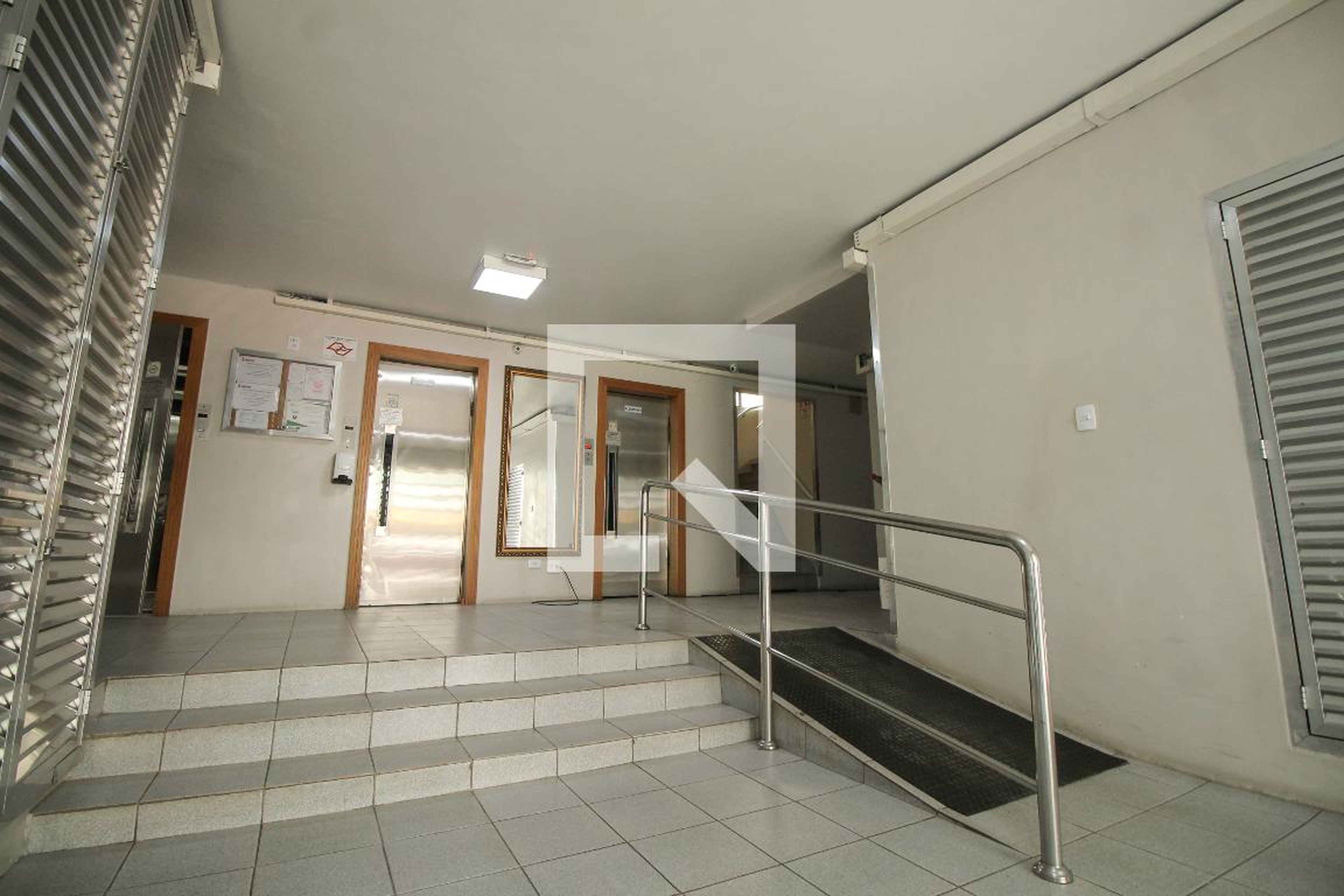 Hall - Bandeirantes