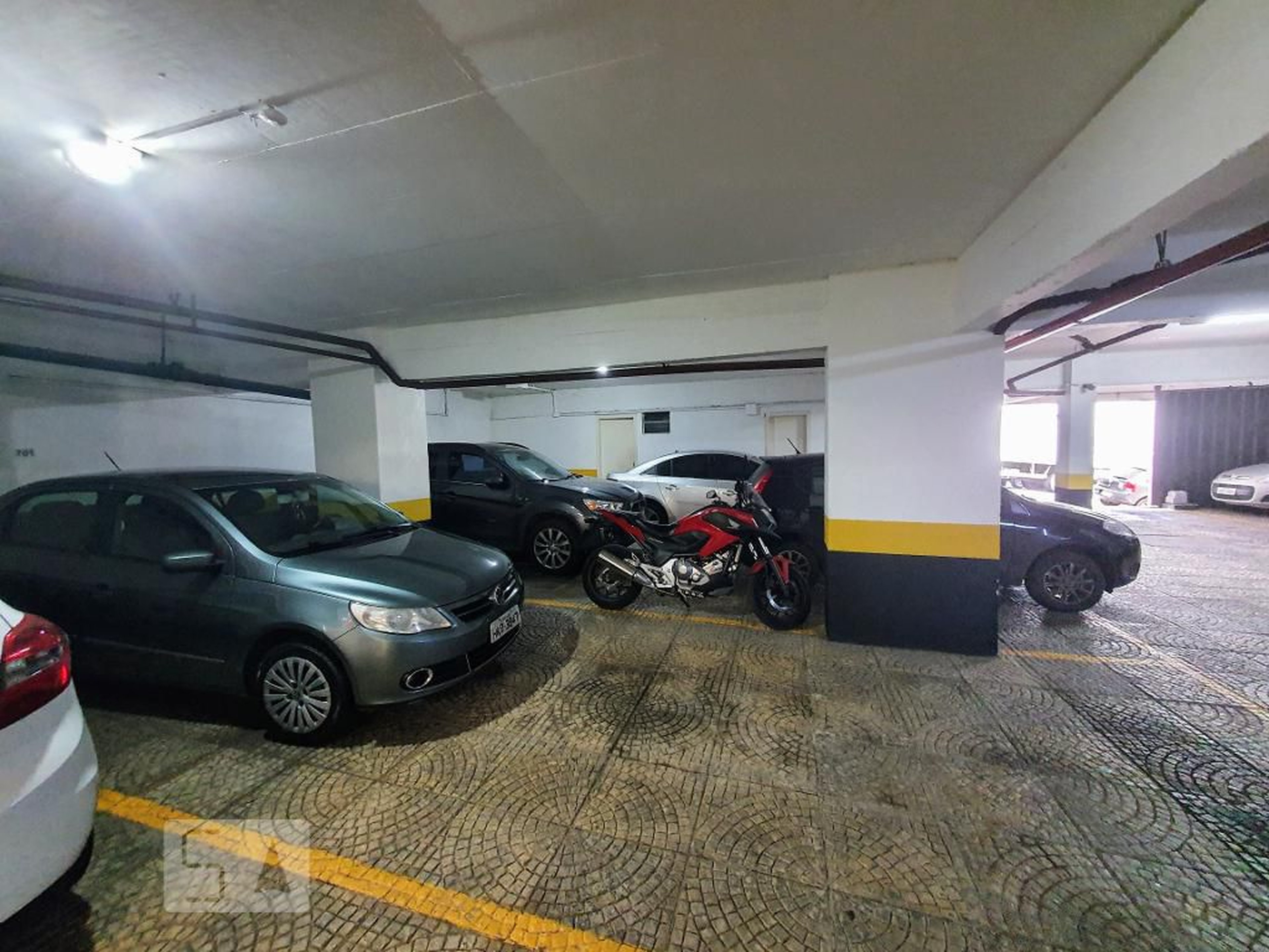 estacionamento - Edifício Princesa Simone