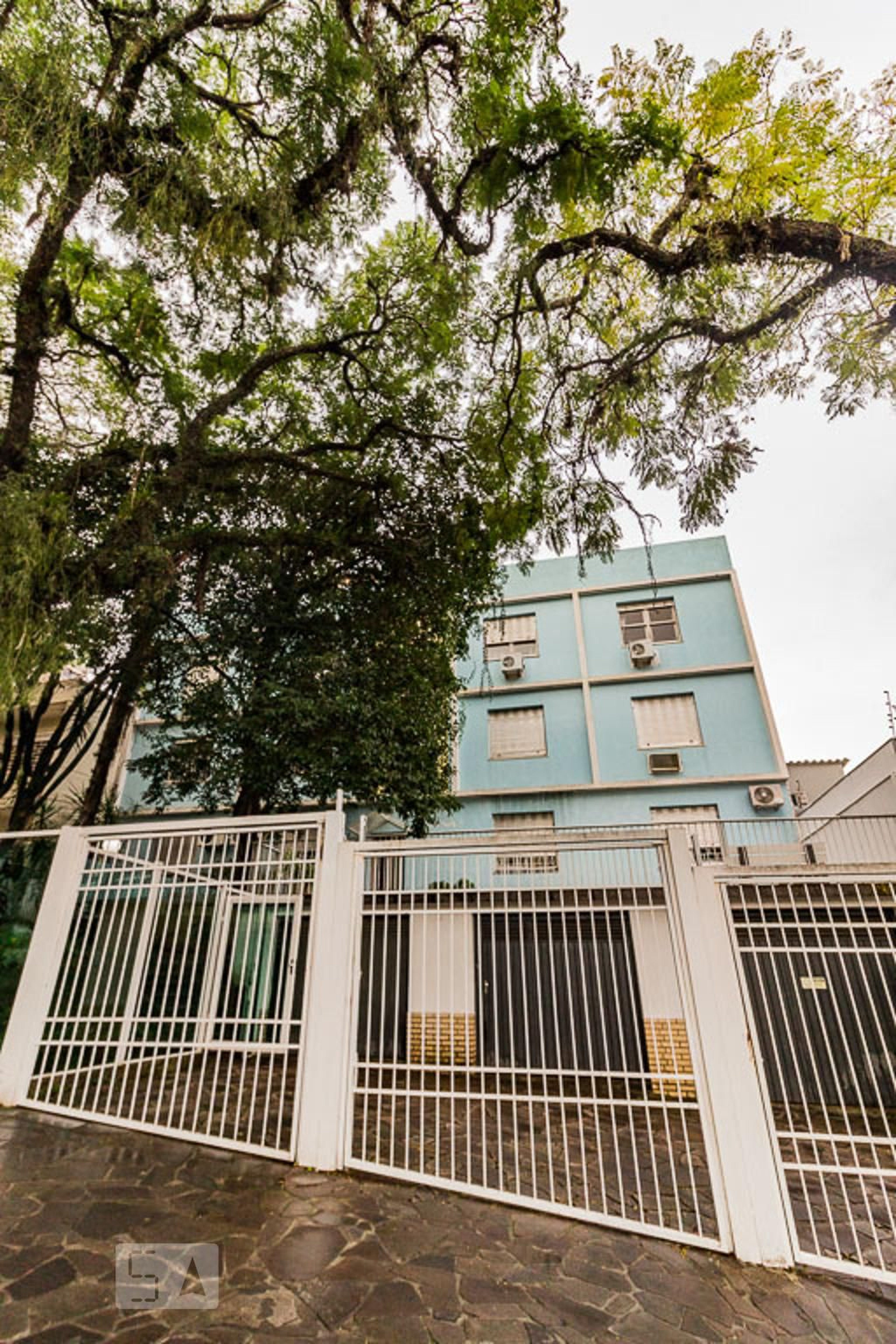 Fachada Condomínio em Rua Eça de Queiroz, 982