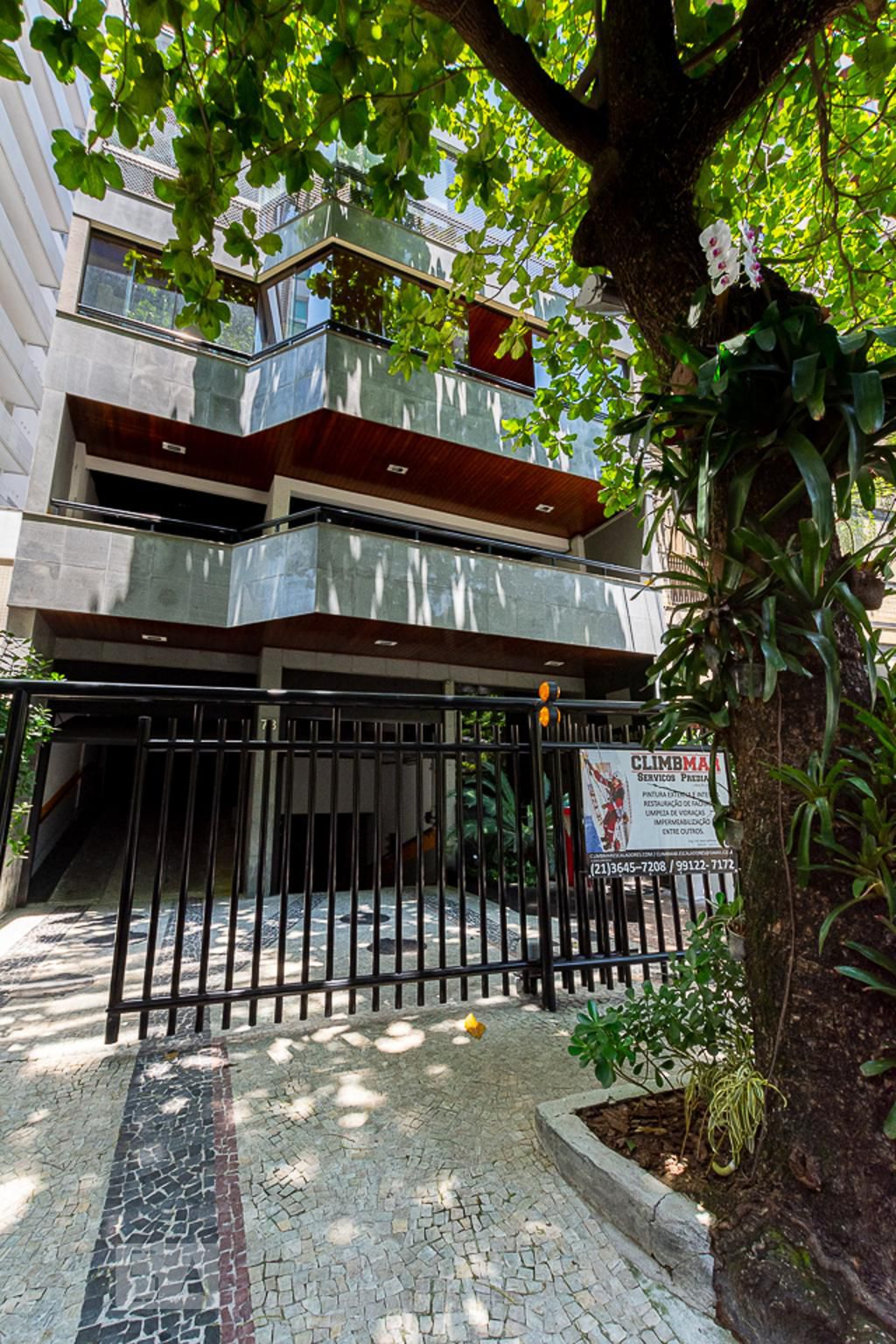 Fachada do Prédio Condomínio em Rua Francisco Dutra, 78