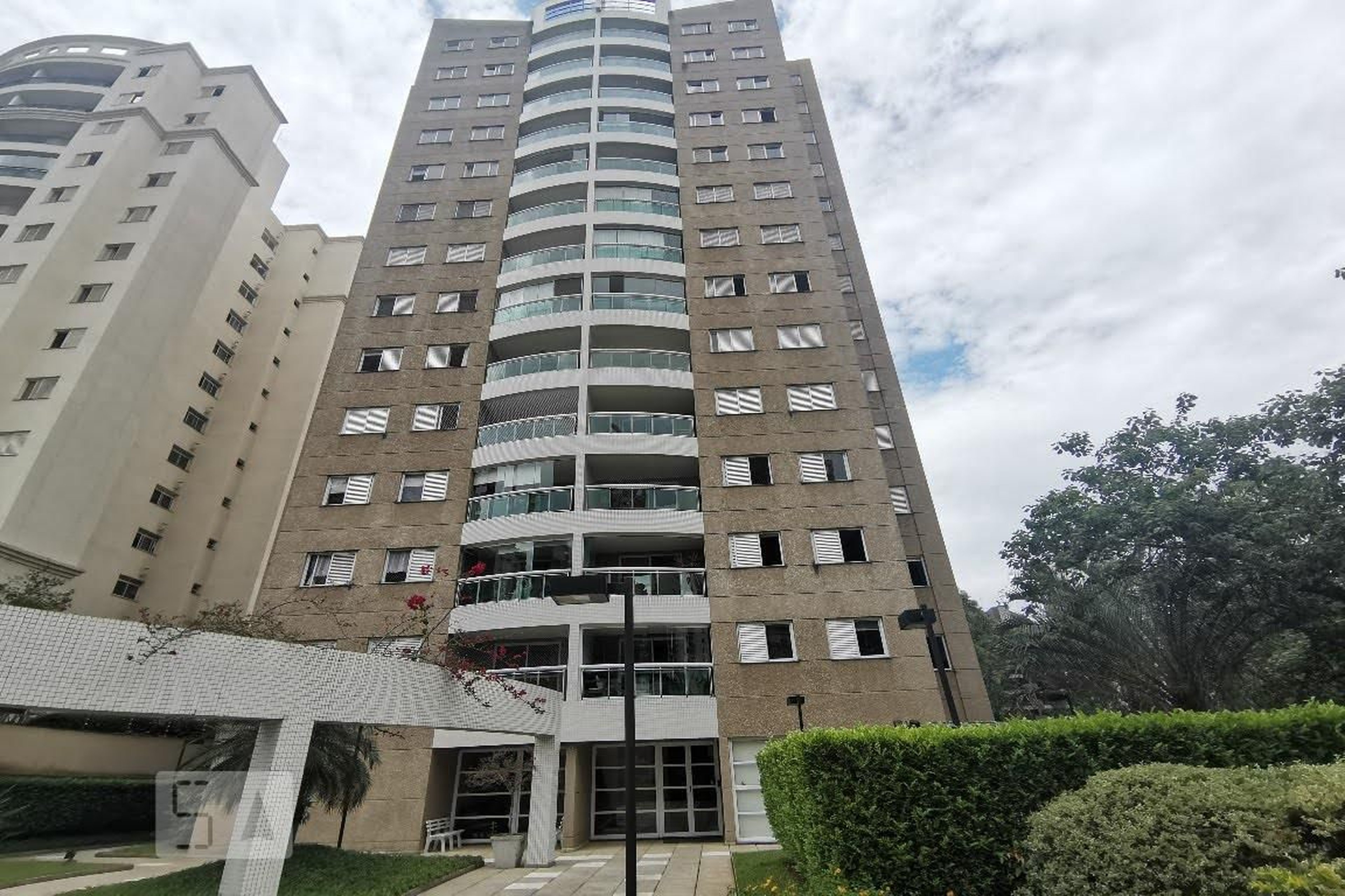 Fachada do Condomínio Condomínio NUEVO SPAZIO