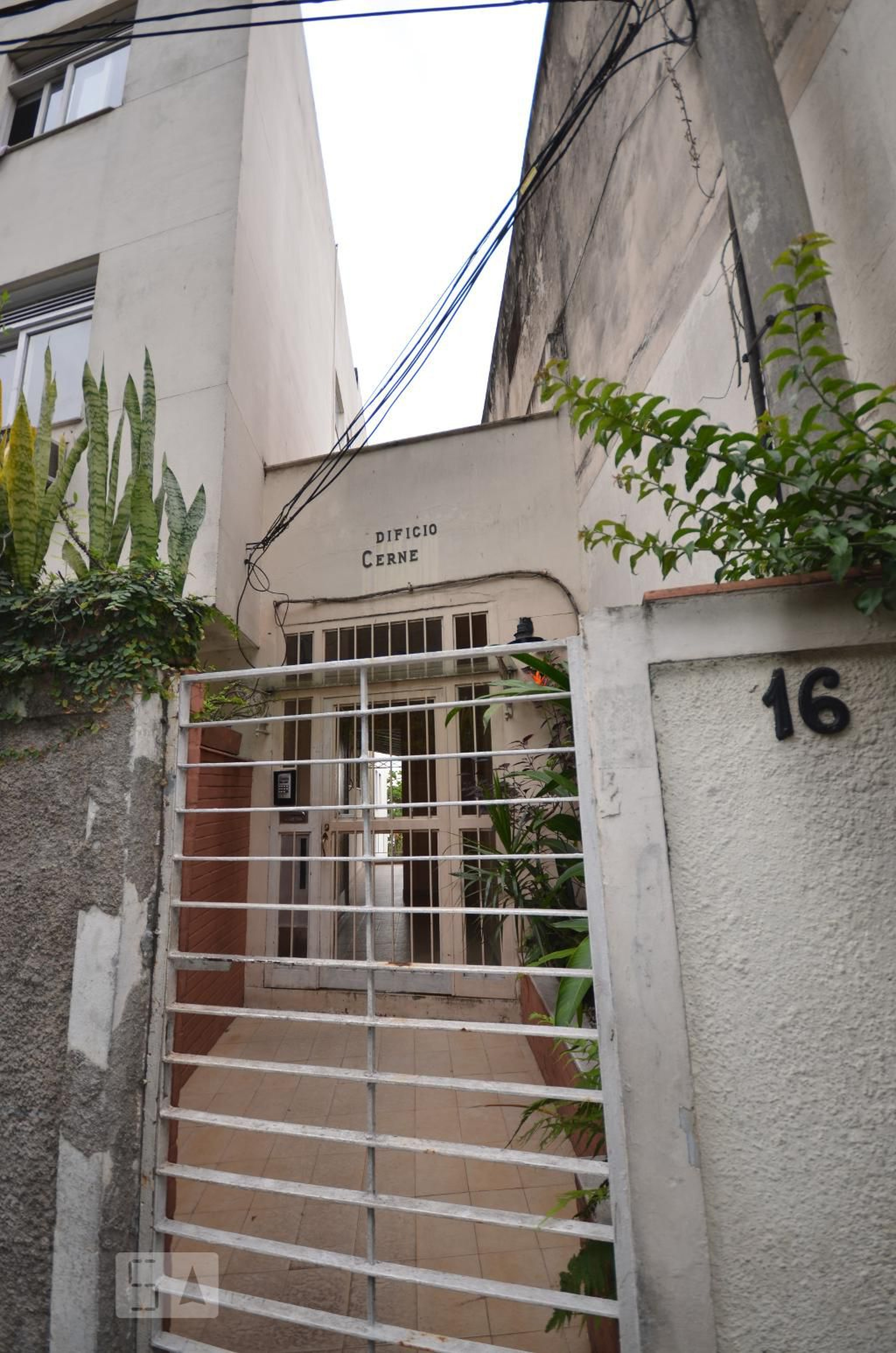 Fachada Condomínio em Rua Almirante Alexandrino, 16