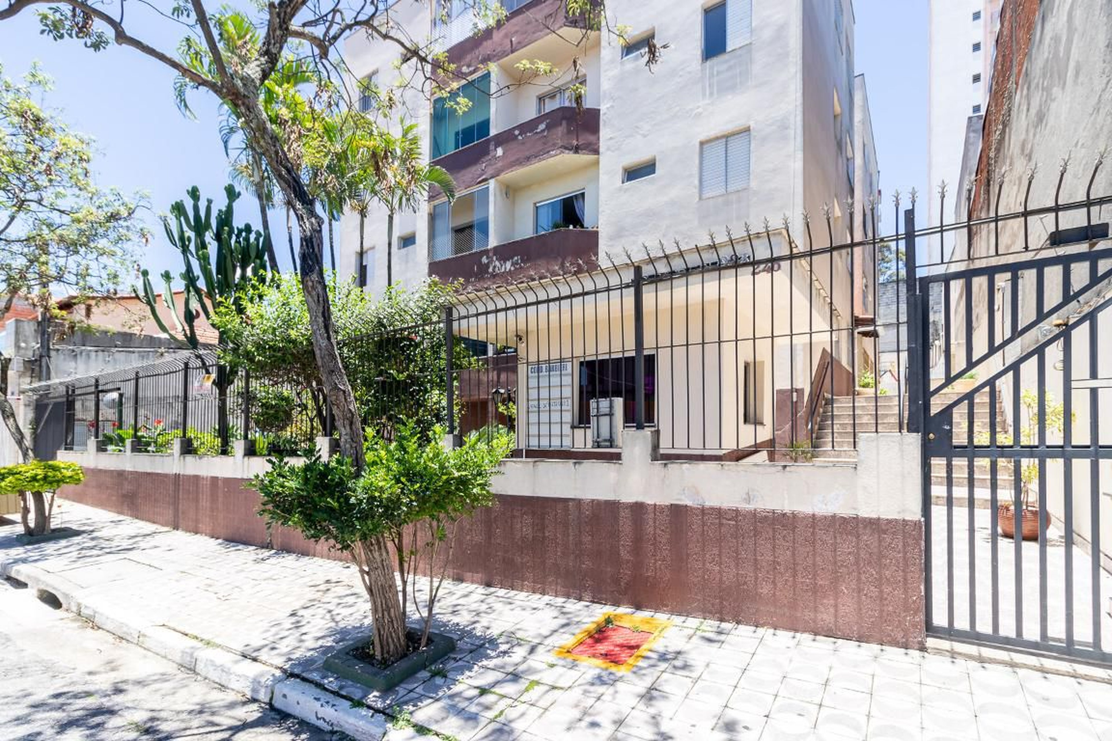 Fachada do Condomínio Condomínio Barbieri