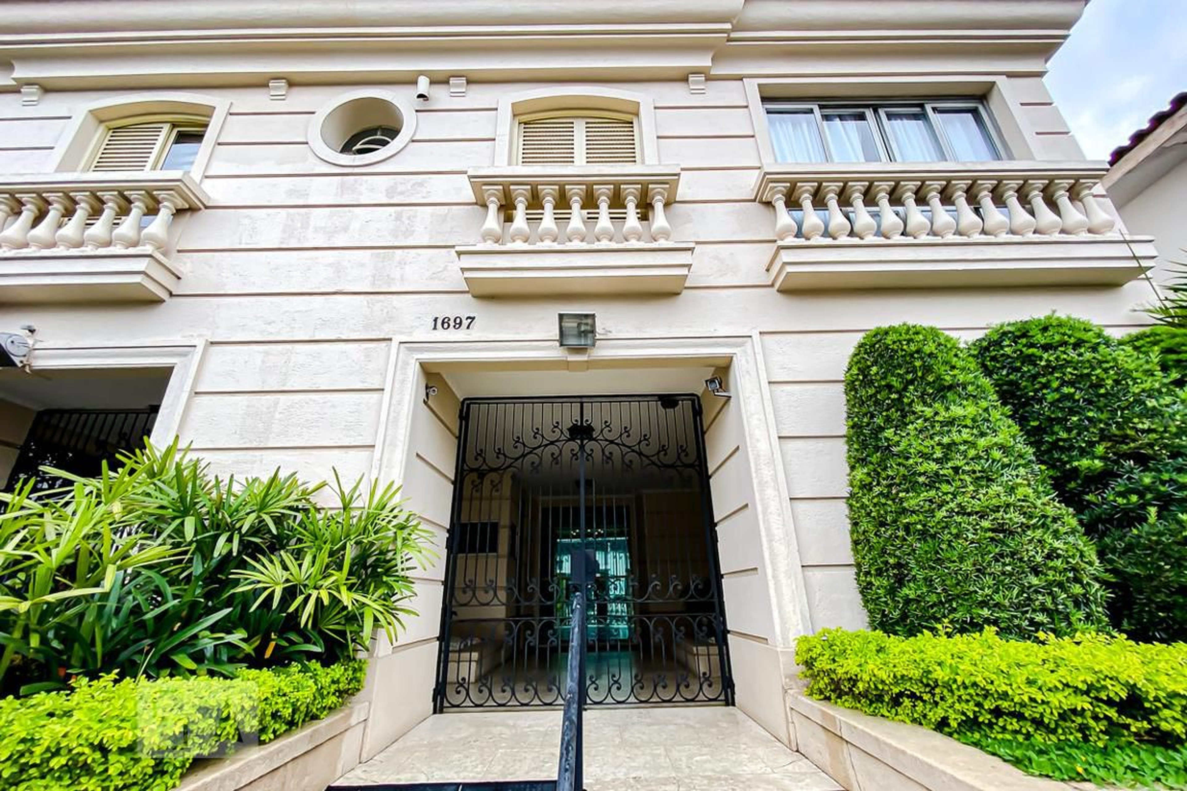 Entrada do predio - Saint Tropez