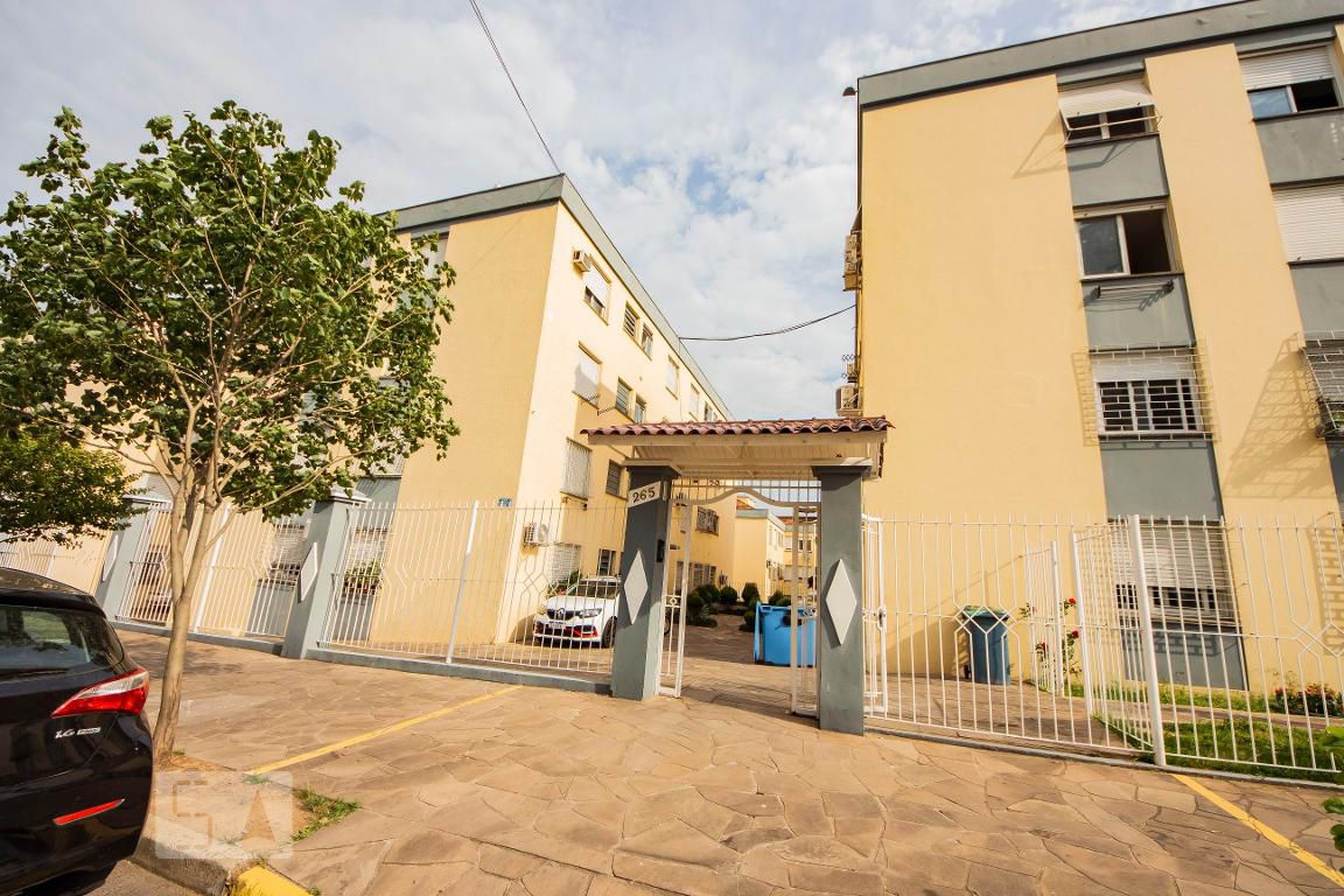 Fachada do Condomínio Condomínio em Rua Doutor Dário de Bittencourt, 305