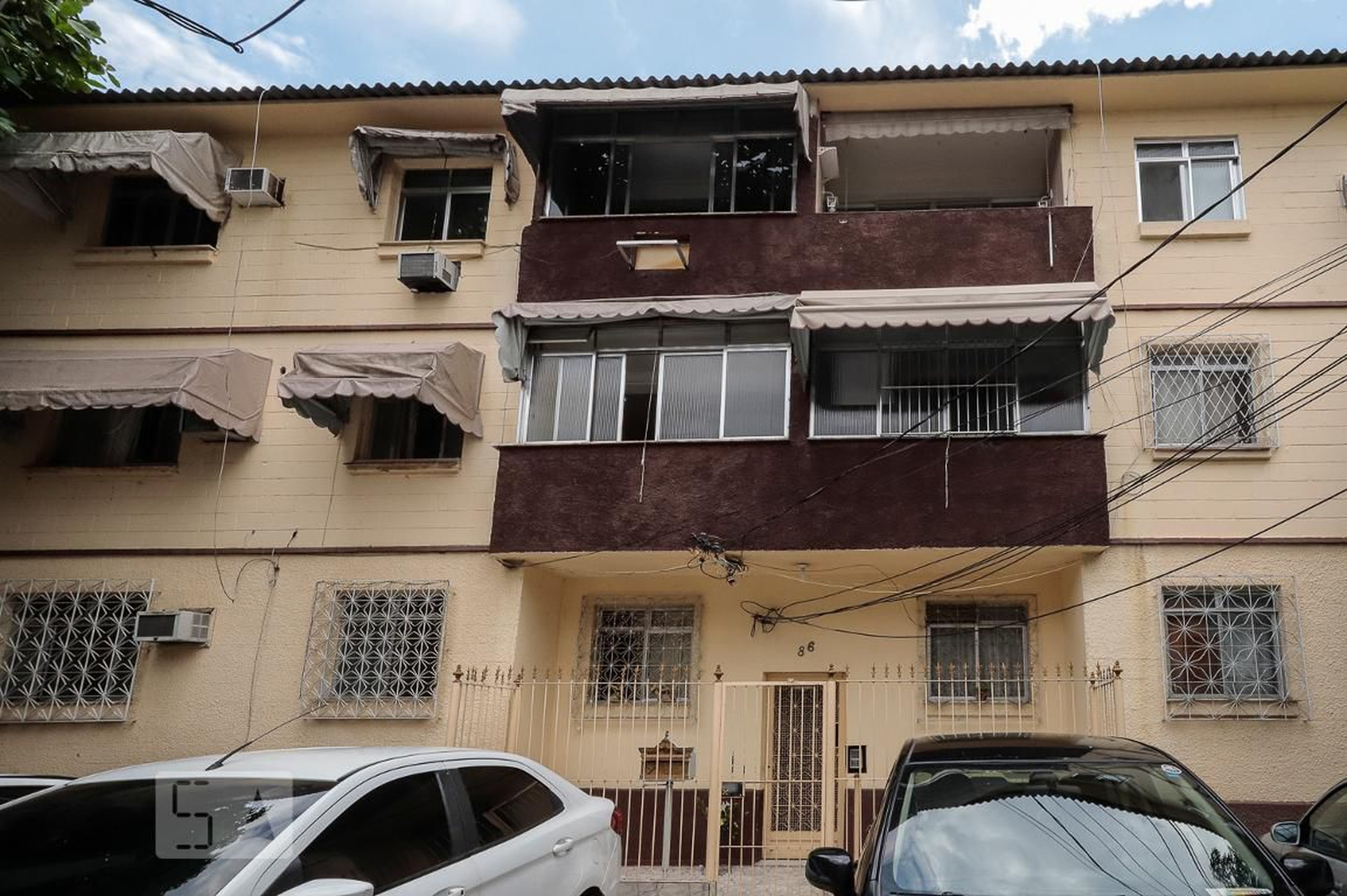 Fachada Condomínio em Rua Velinda Mauricio da Fonseca, 86