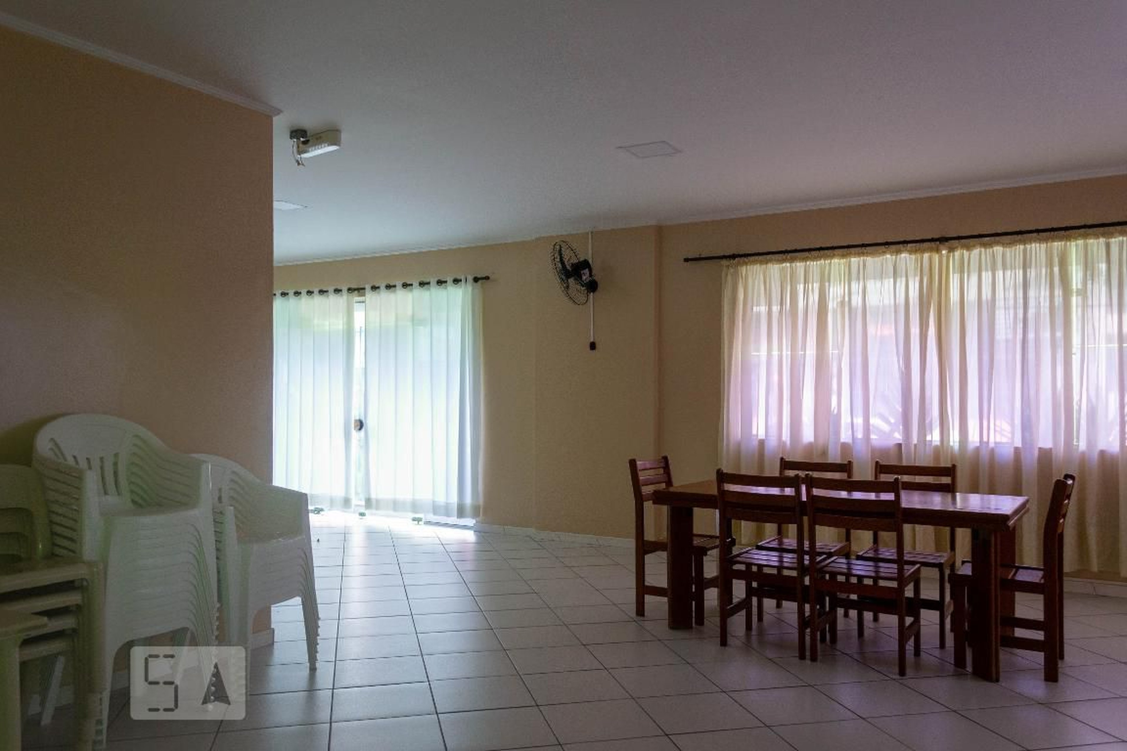 Salão de Festas - France