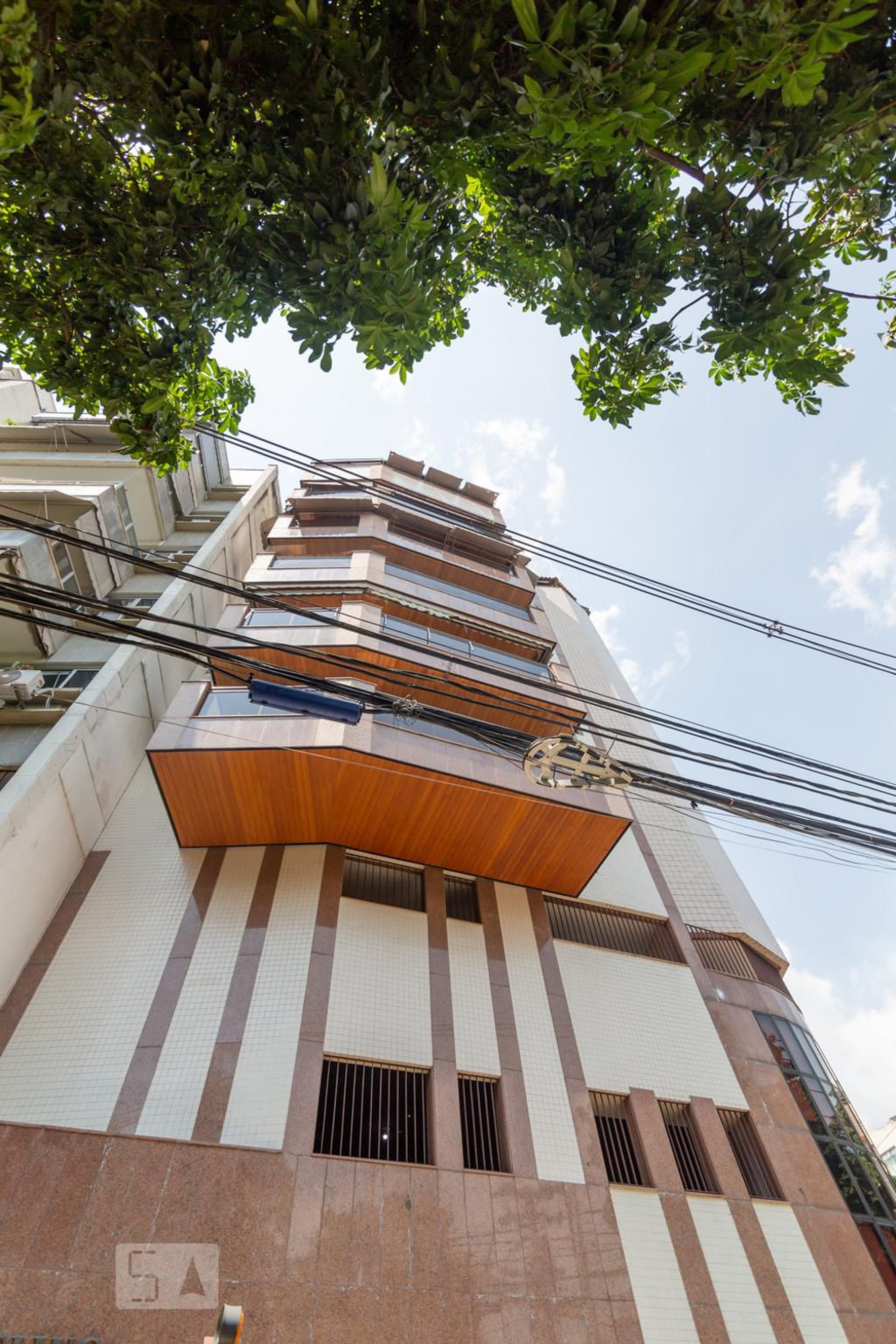 Fachada Condomínio em Rua Desembargador Izidro, 89