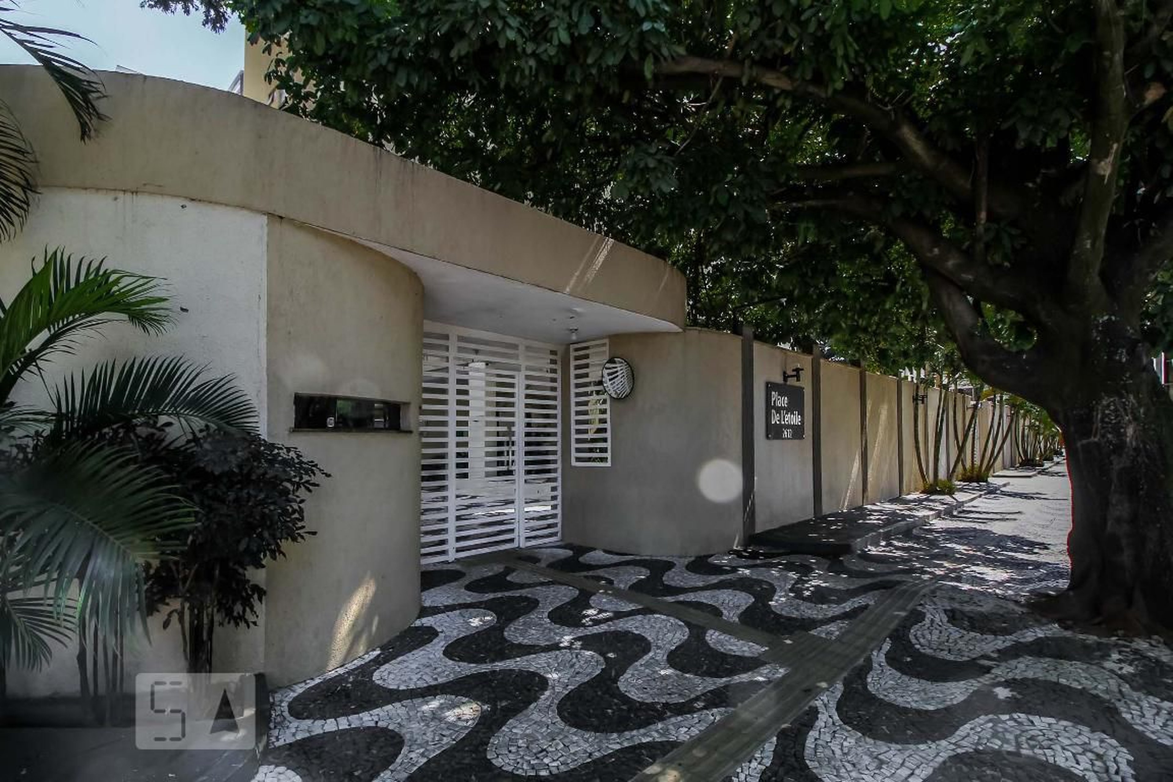 Fachada do Condomínio Residencial Place de L' Etoile