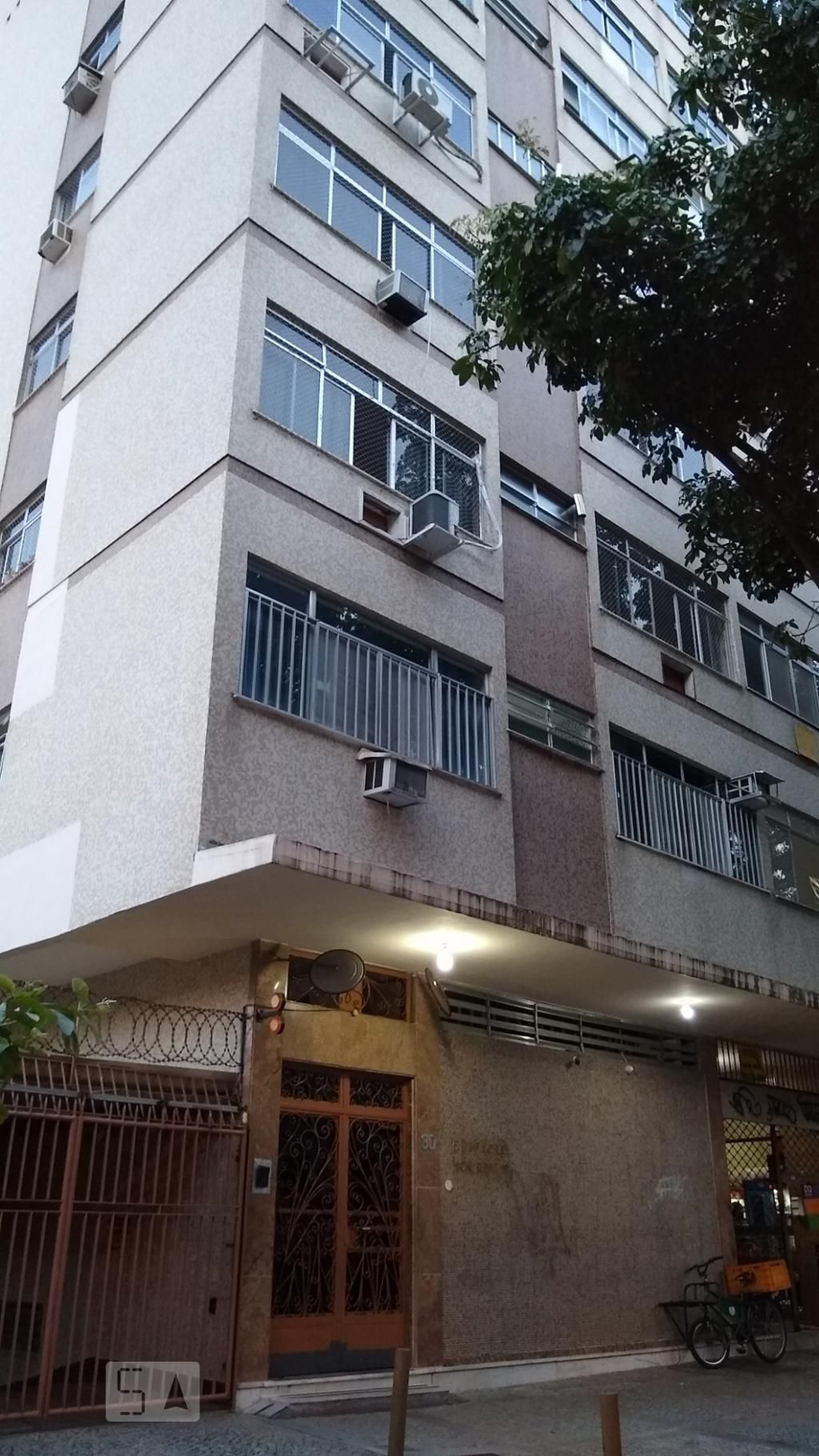 fachada do prédio Edifício Mon Real III