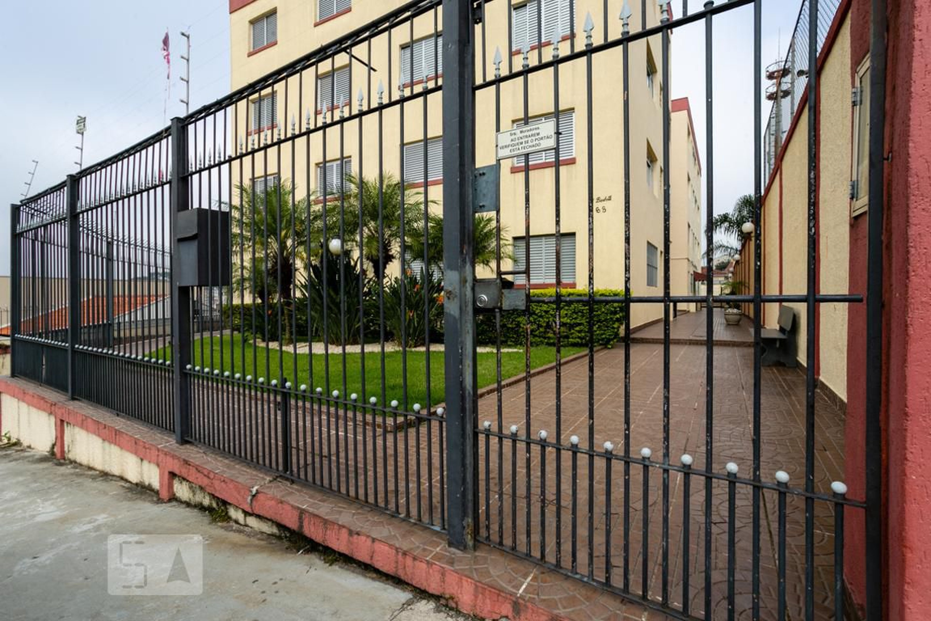 Fachada do condomínio Edifício Barboti