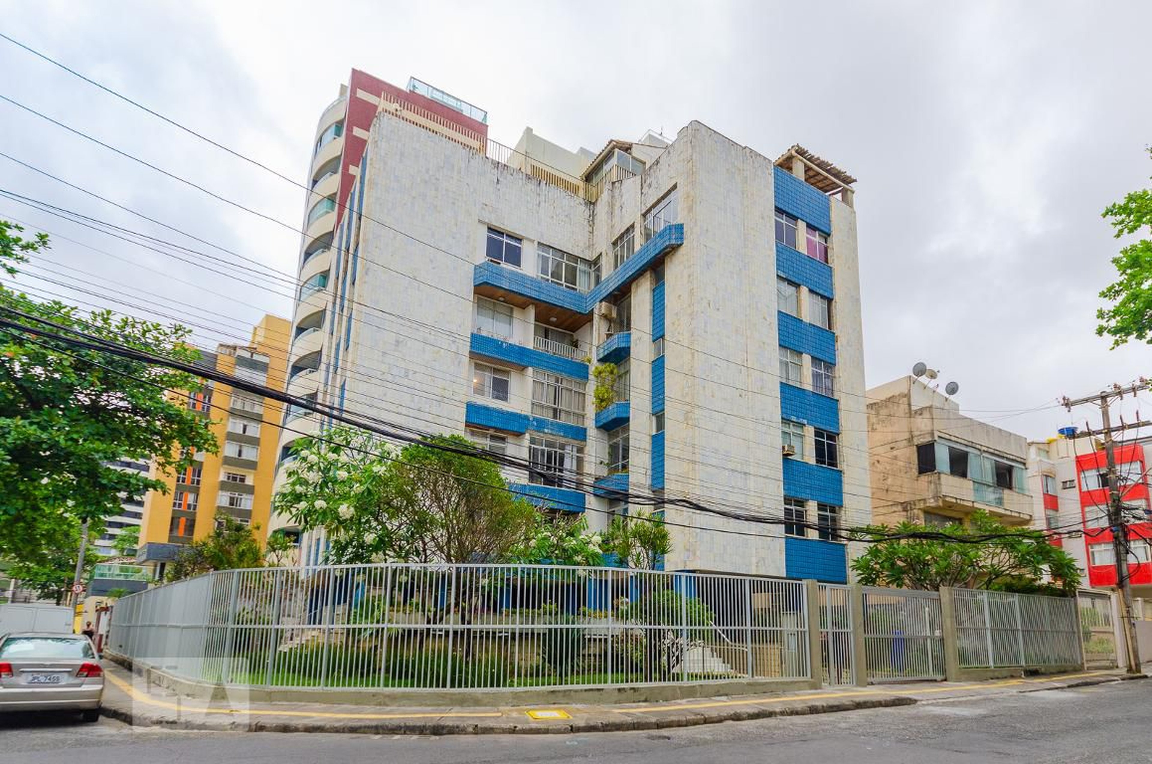 Fachada do Condomínio Edifício Marcos