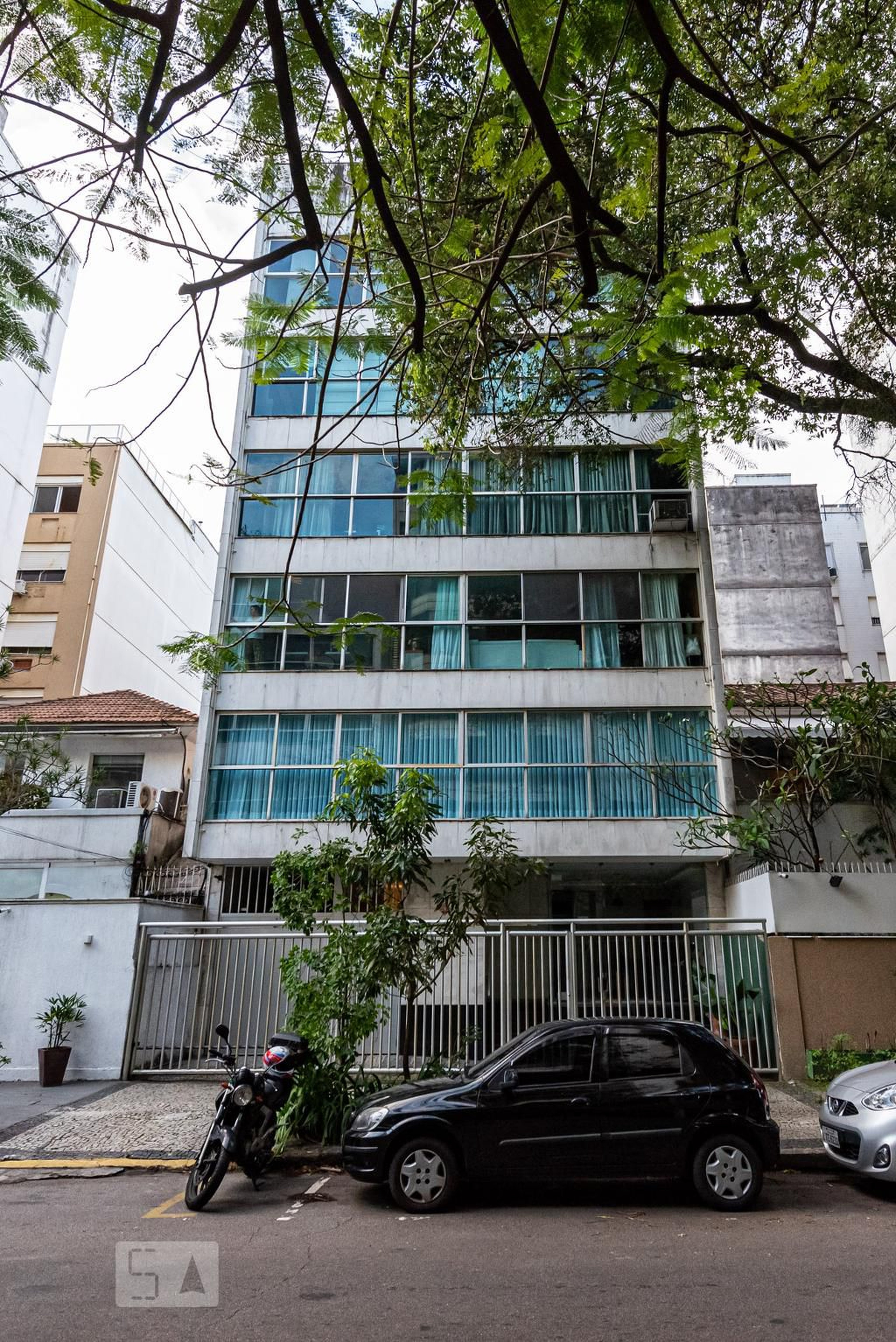 Fachada Condomínio em Rua Nascimento Silva, 474