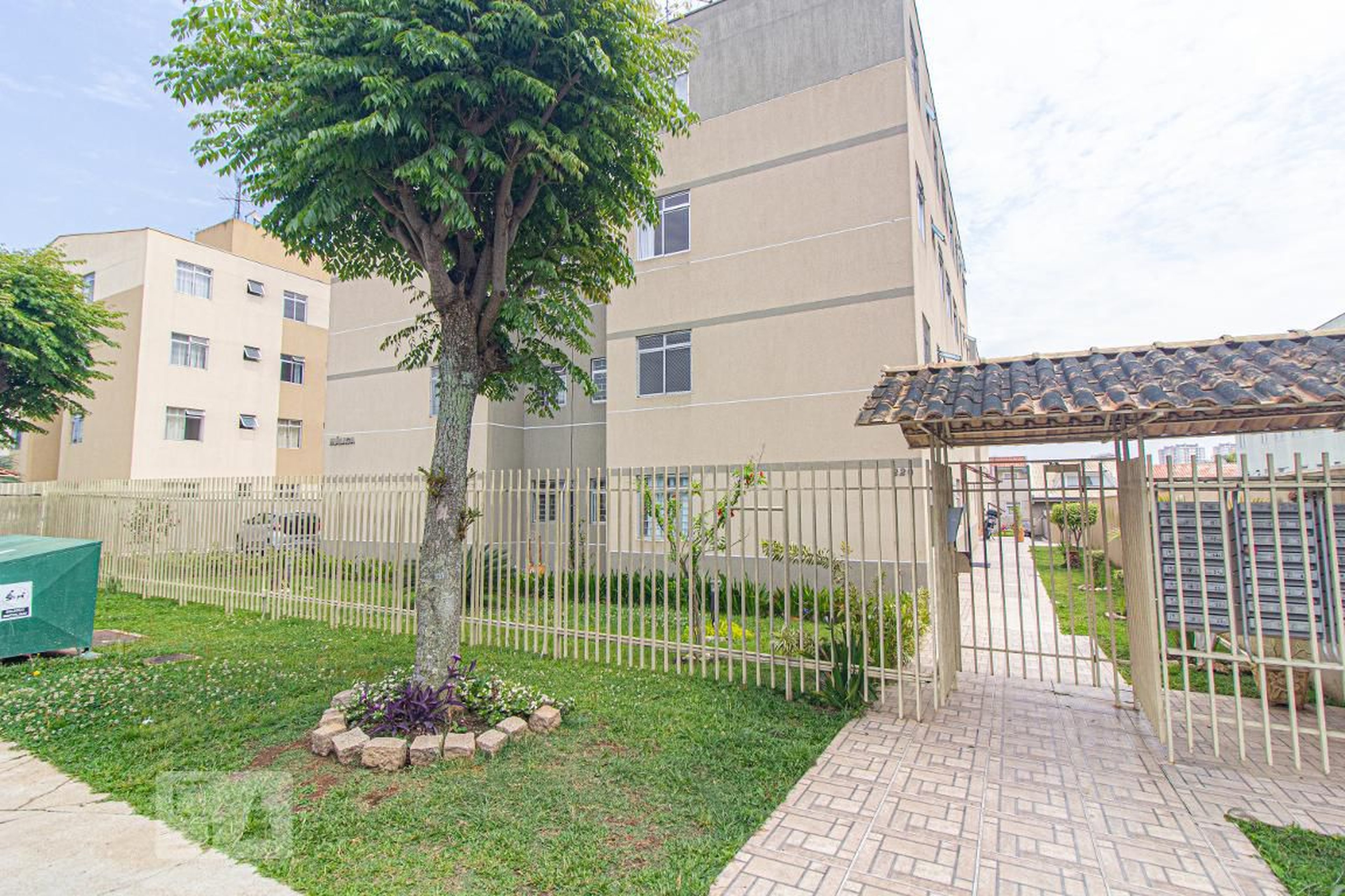 Fachada do Condomínio Condomínio em Rua Guilherme Mazeto, 220