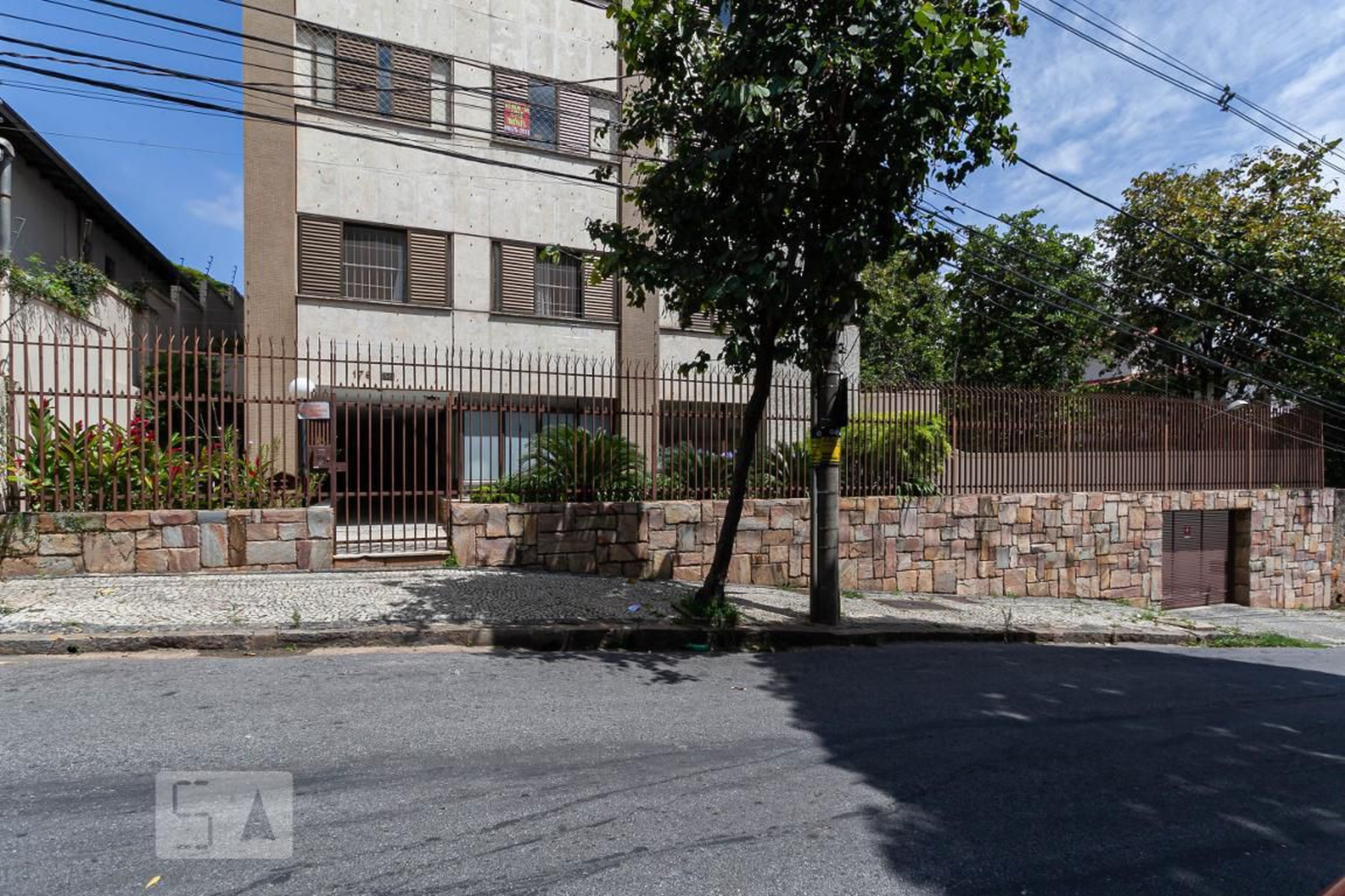 Fachada Condomínio em Rua Padre Francisco Arantes, 176