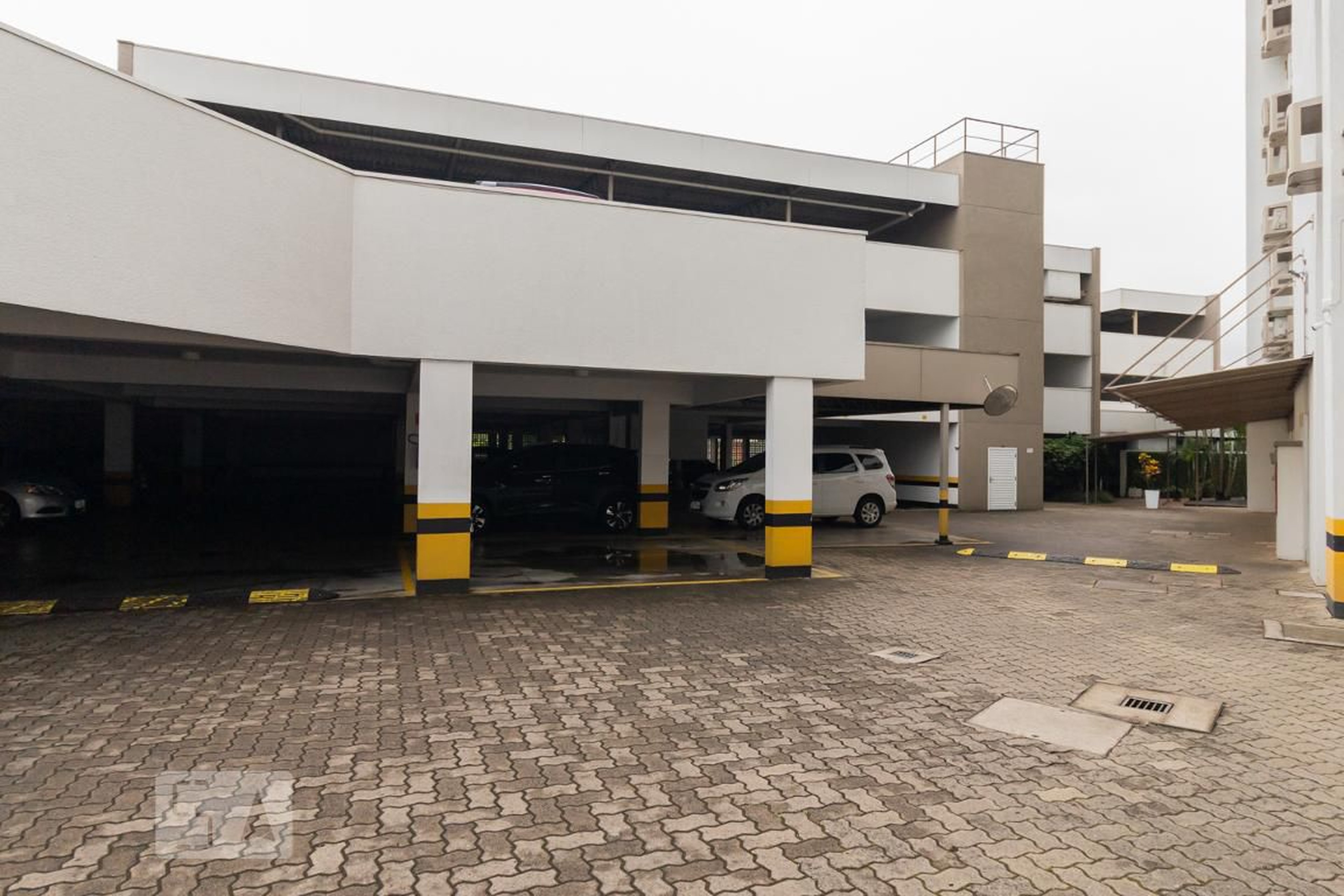 Estacionamento - Absoluto