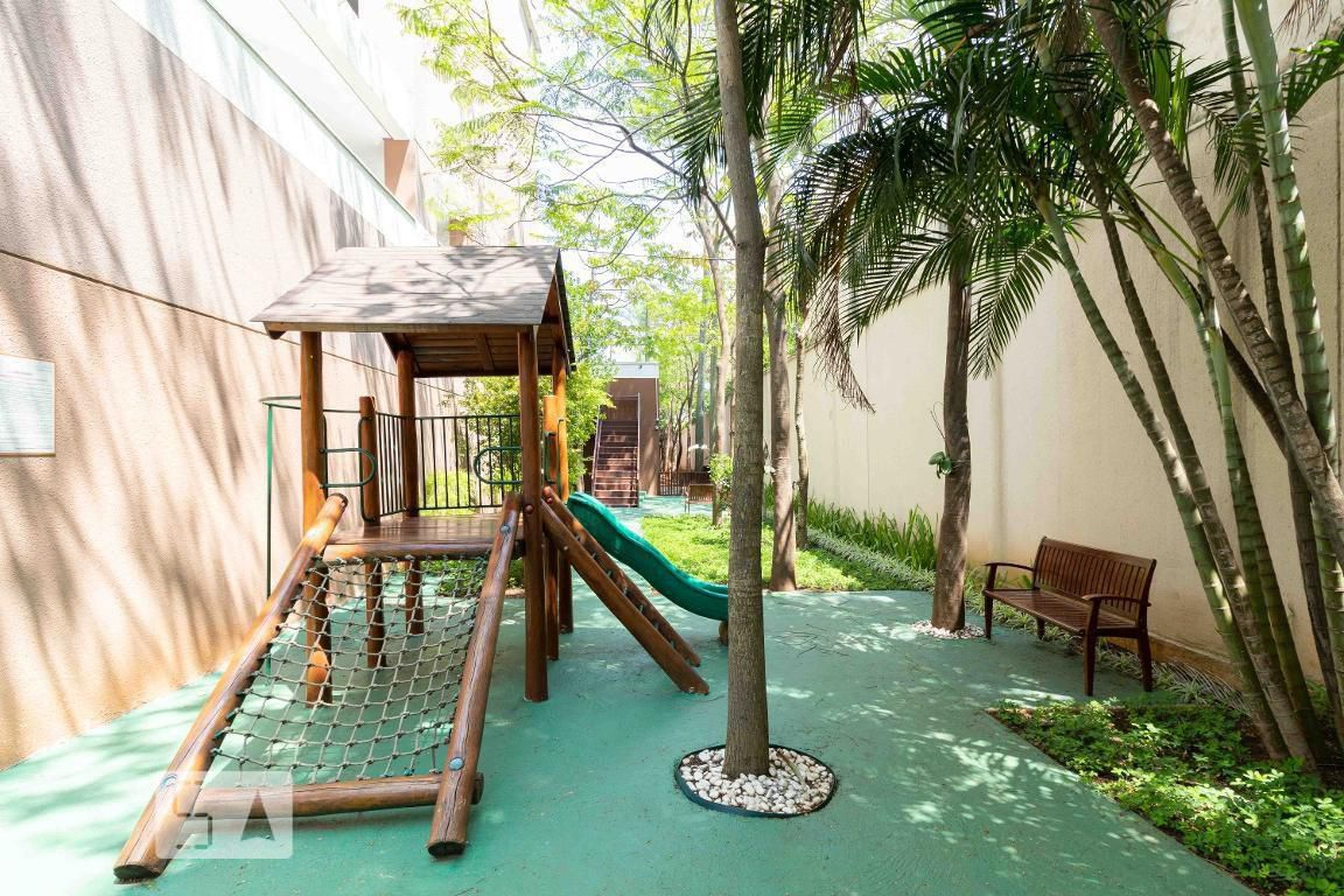 Playground - Mistral Clube