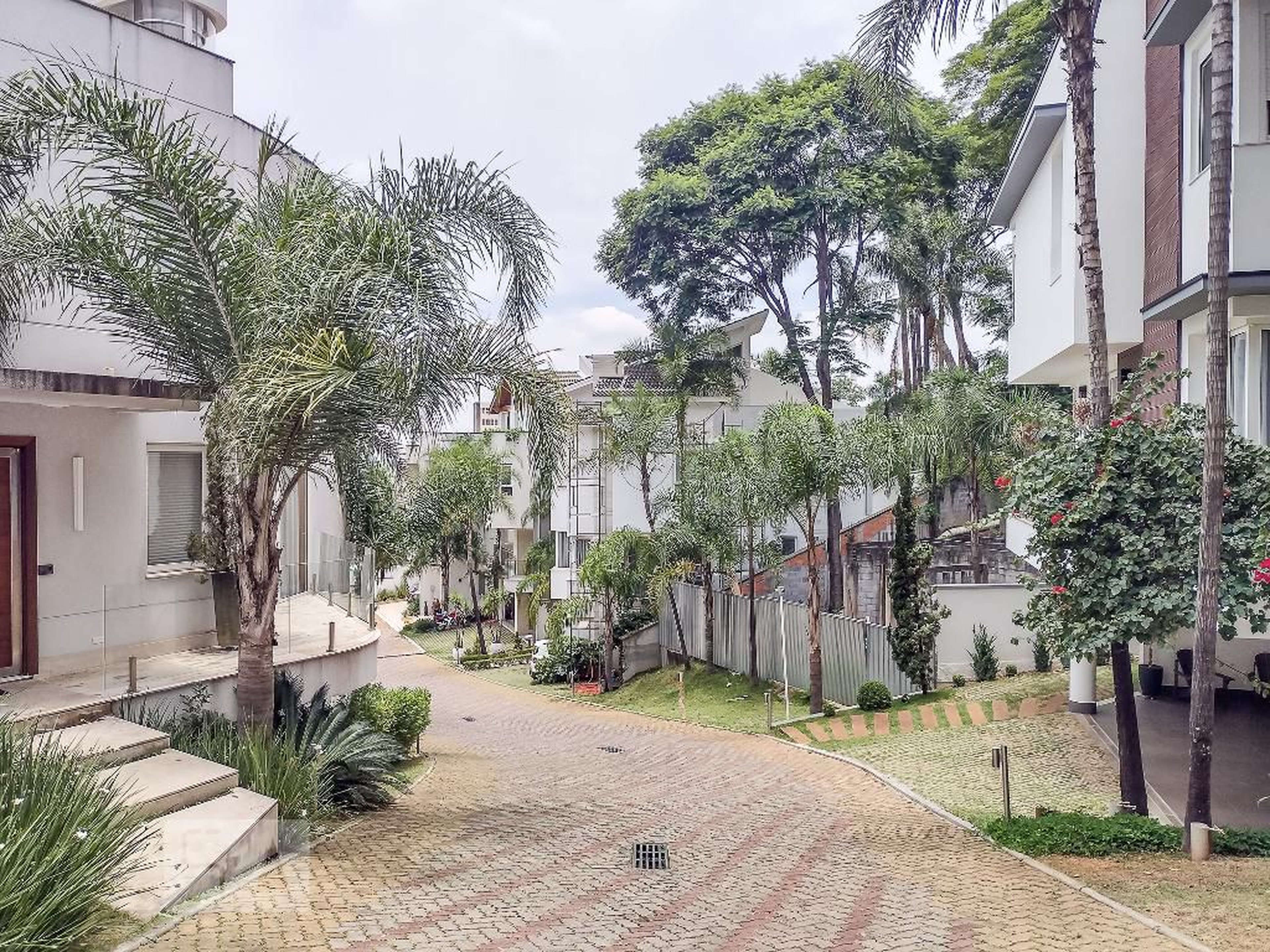 Área Comum - Rua do Alto