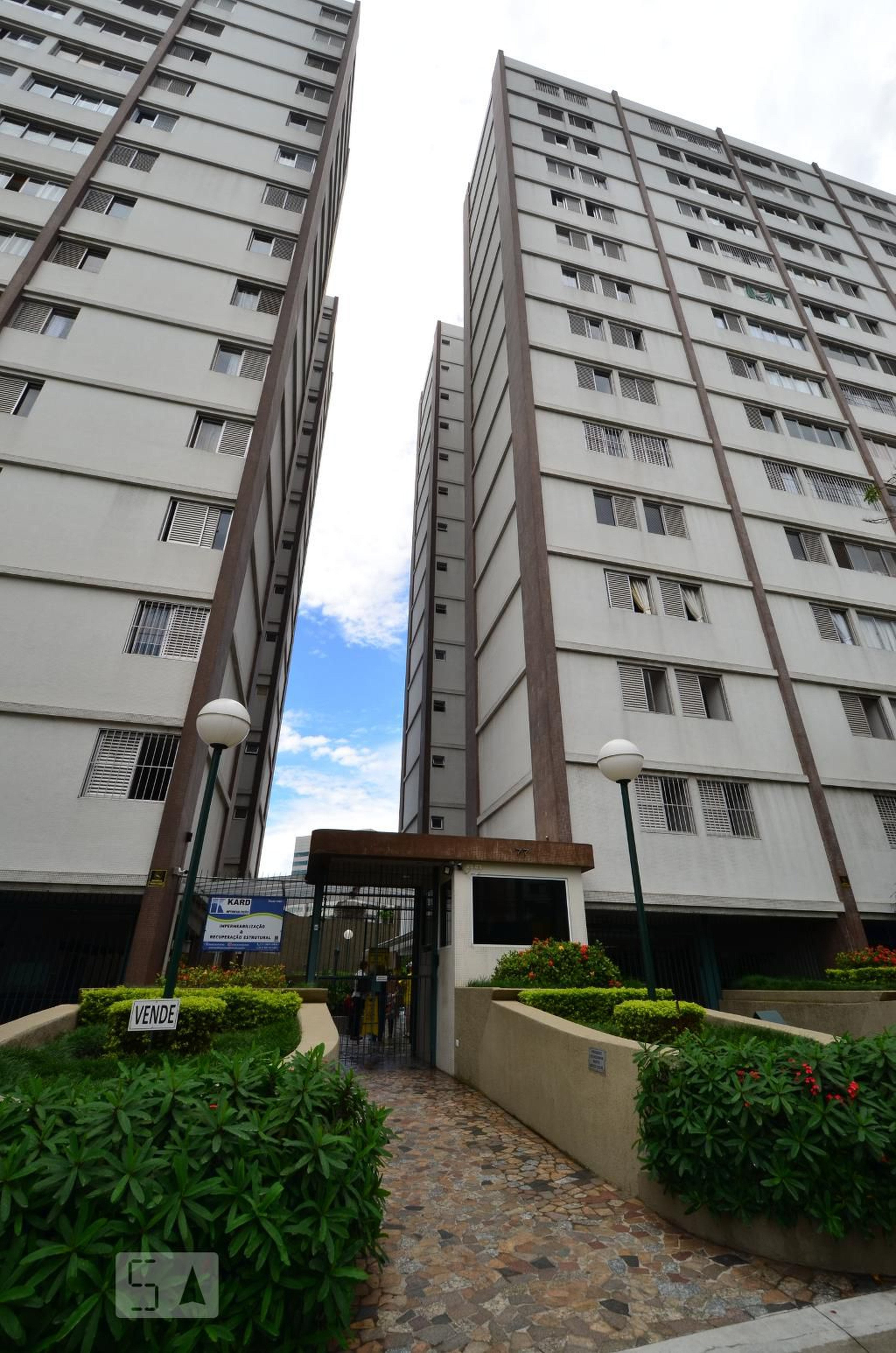 Fachada do Condomínio Edifício Gardênia &Edifício Glicinia