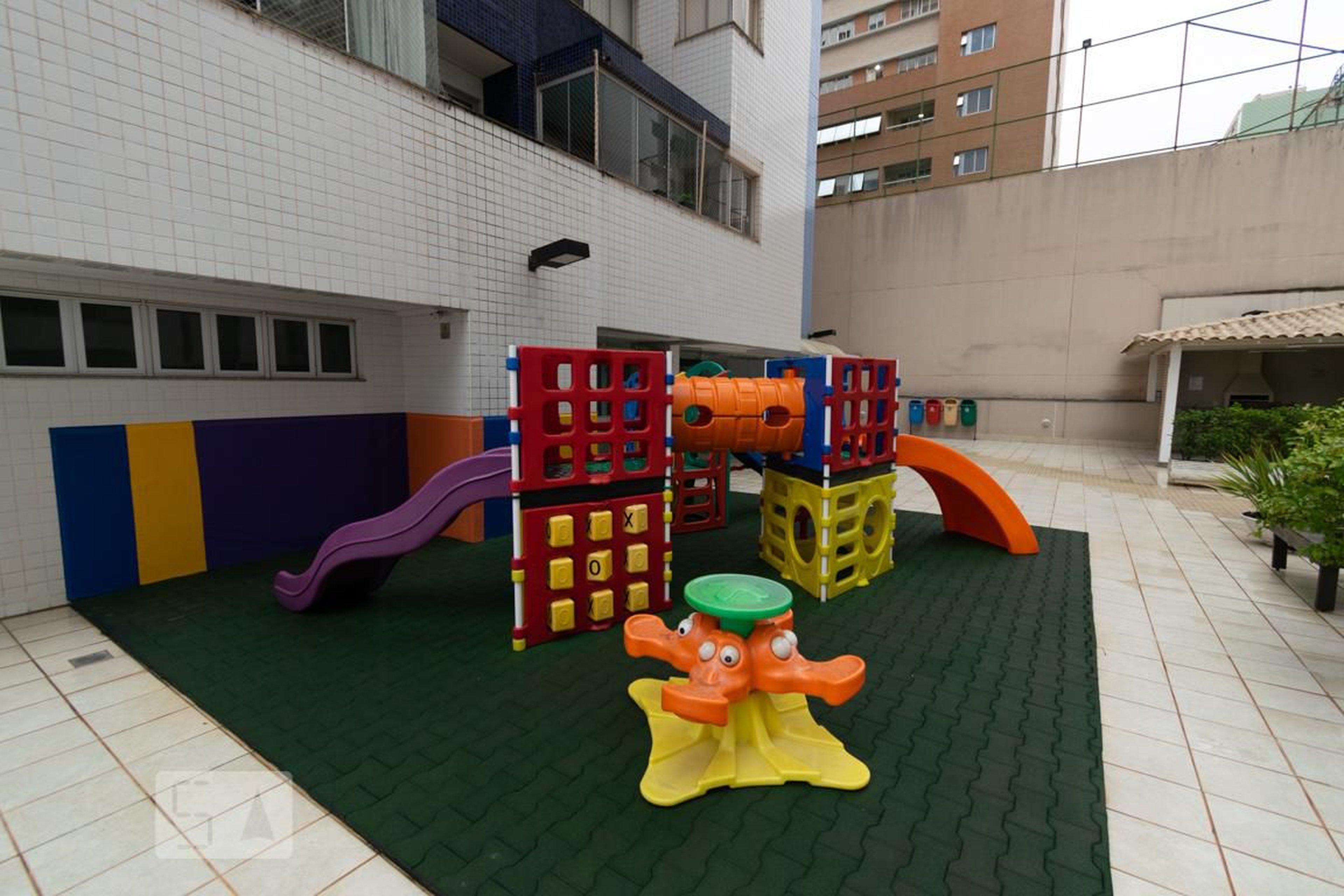 Playground - RESIDENCIAL RHODES