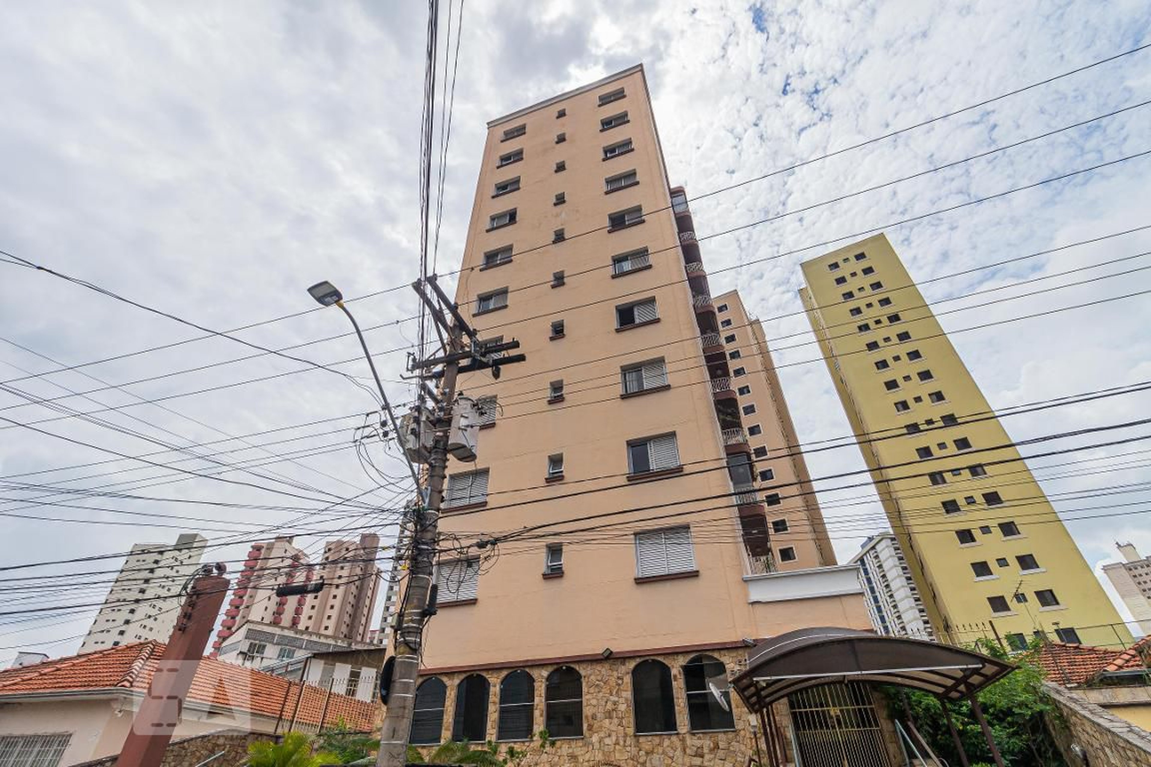 Fachada do Prédio Condomínio em Rua Silva Jardim, 210