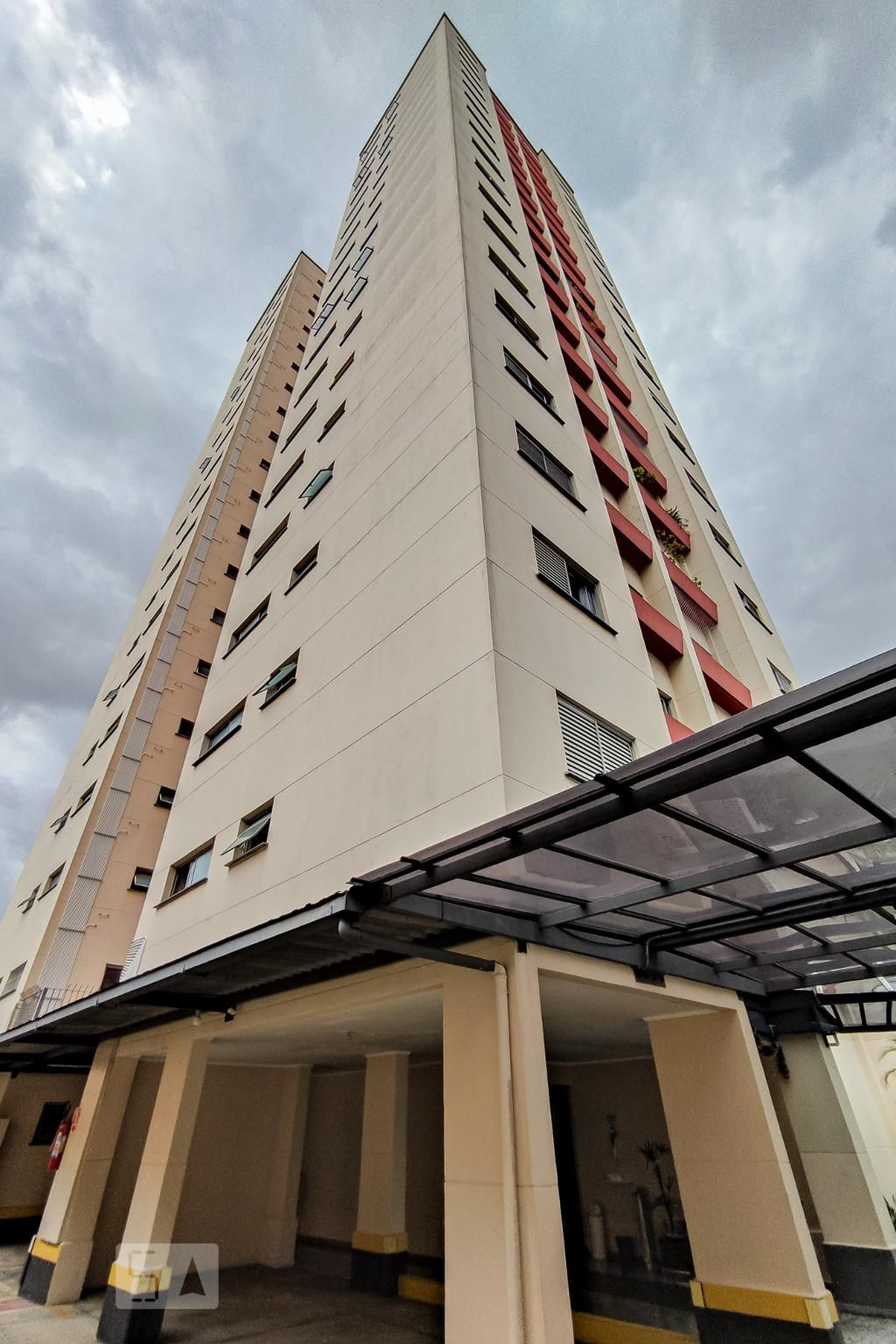 Estacionamento - Edifício Isabelle Maria