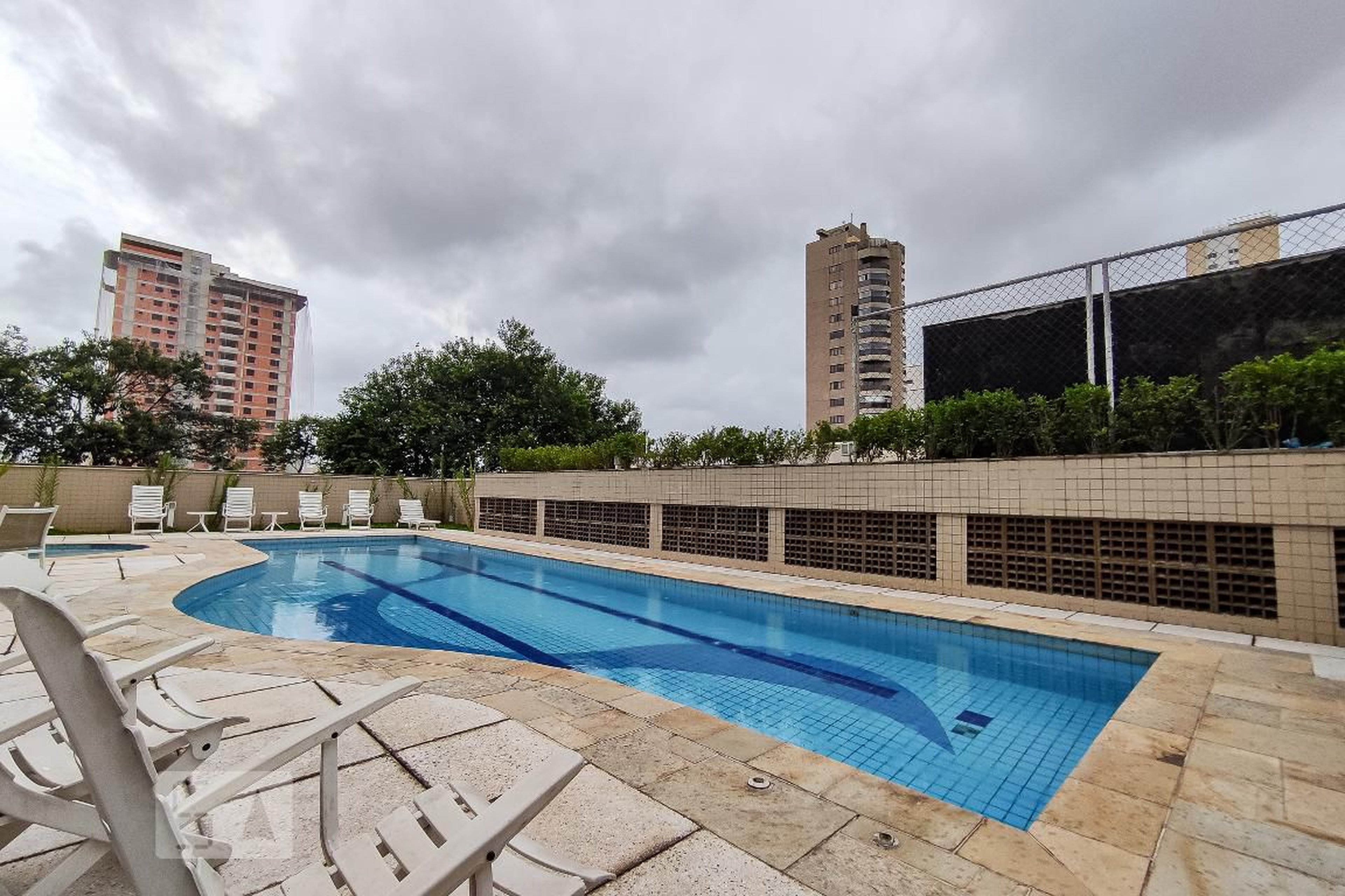 Piscina - edifício Lara Samuel porto