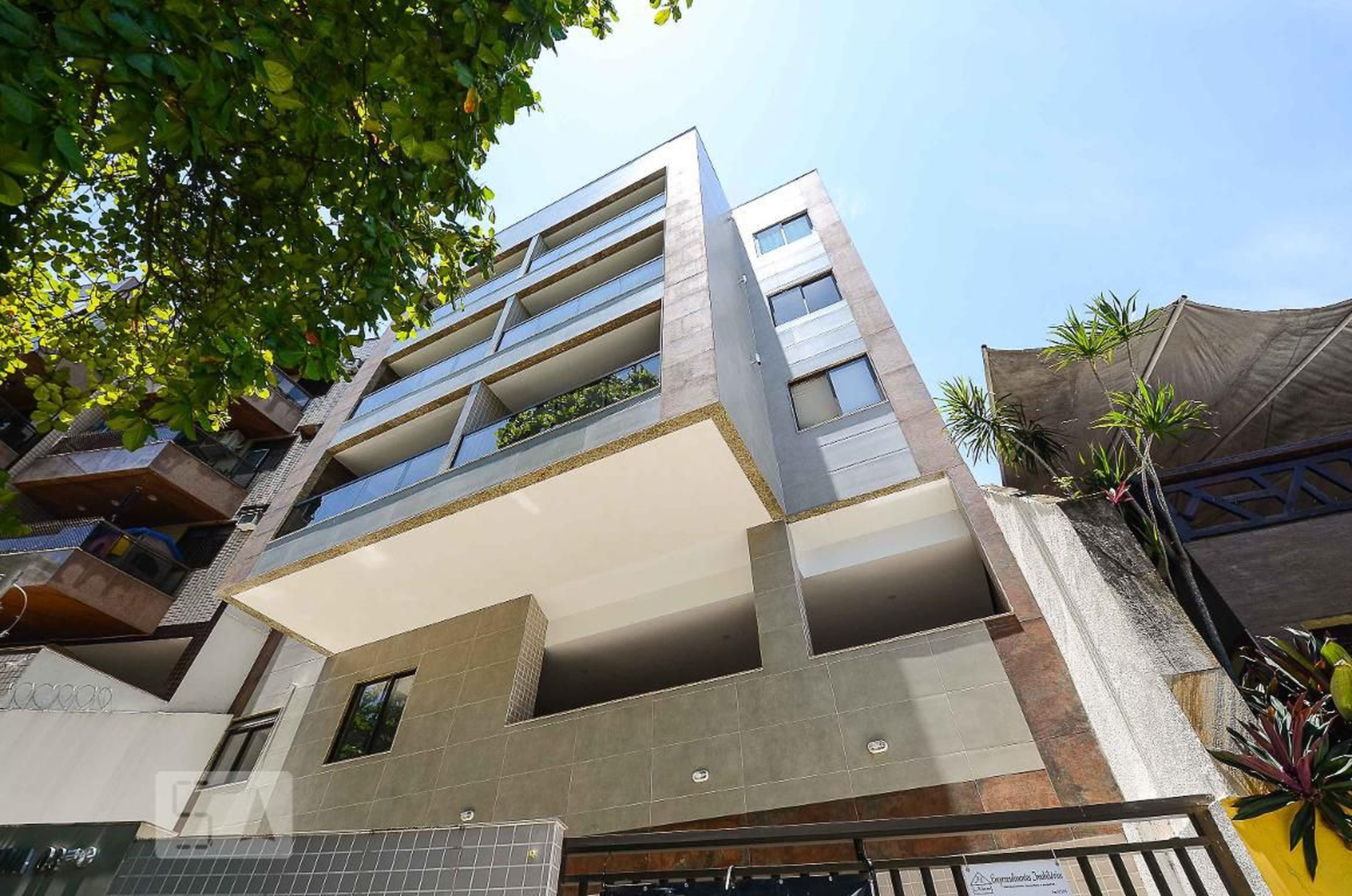 Fachada Condomínio em Rua Cambaúba, 1075